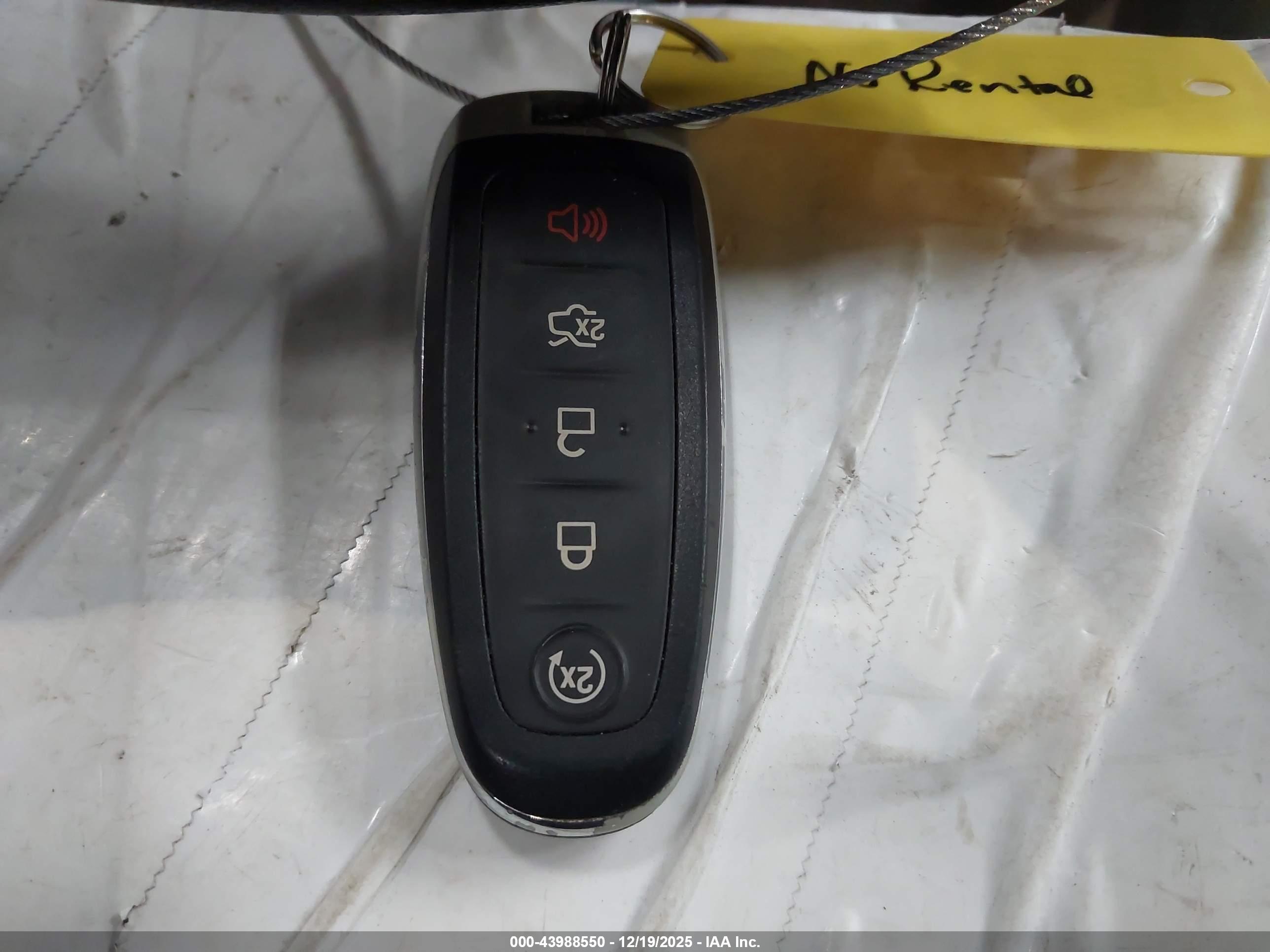 FORD C-MAX image 11