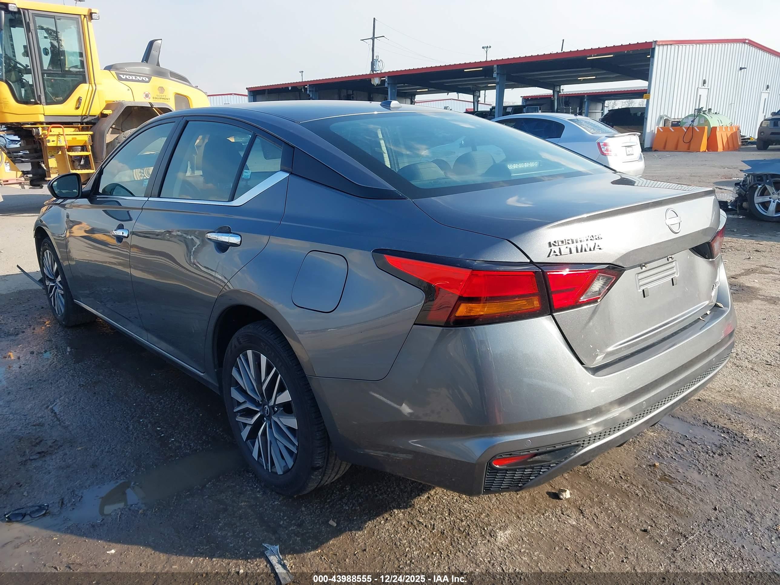 NISSAN ALTIMA image 3