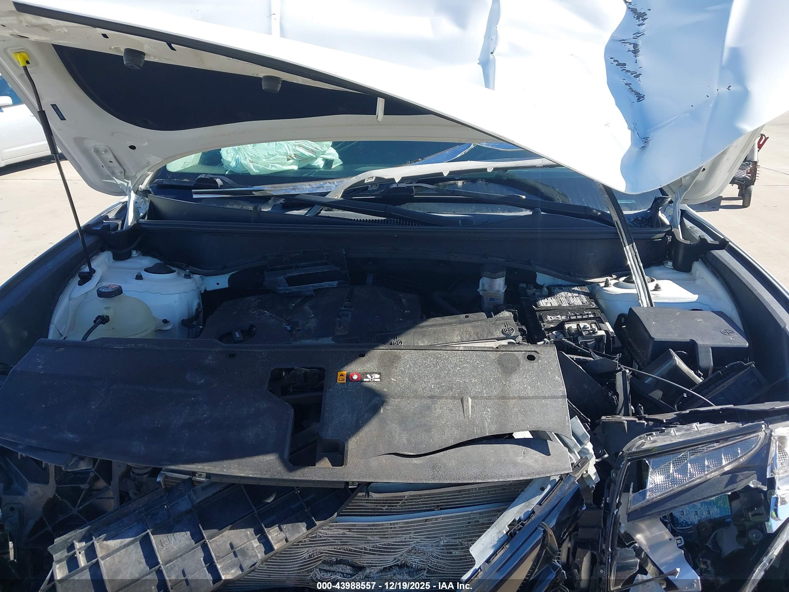 HYUNDAI TUCSON image 10