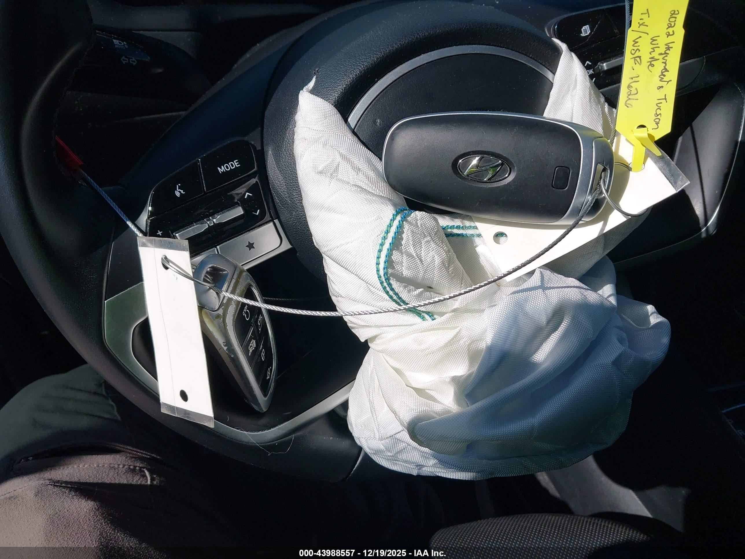 HYUNDAI TUCSON image 11