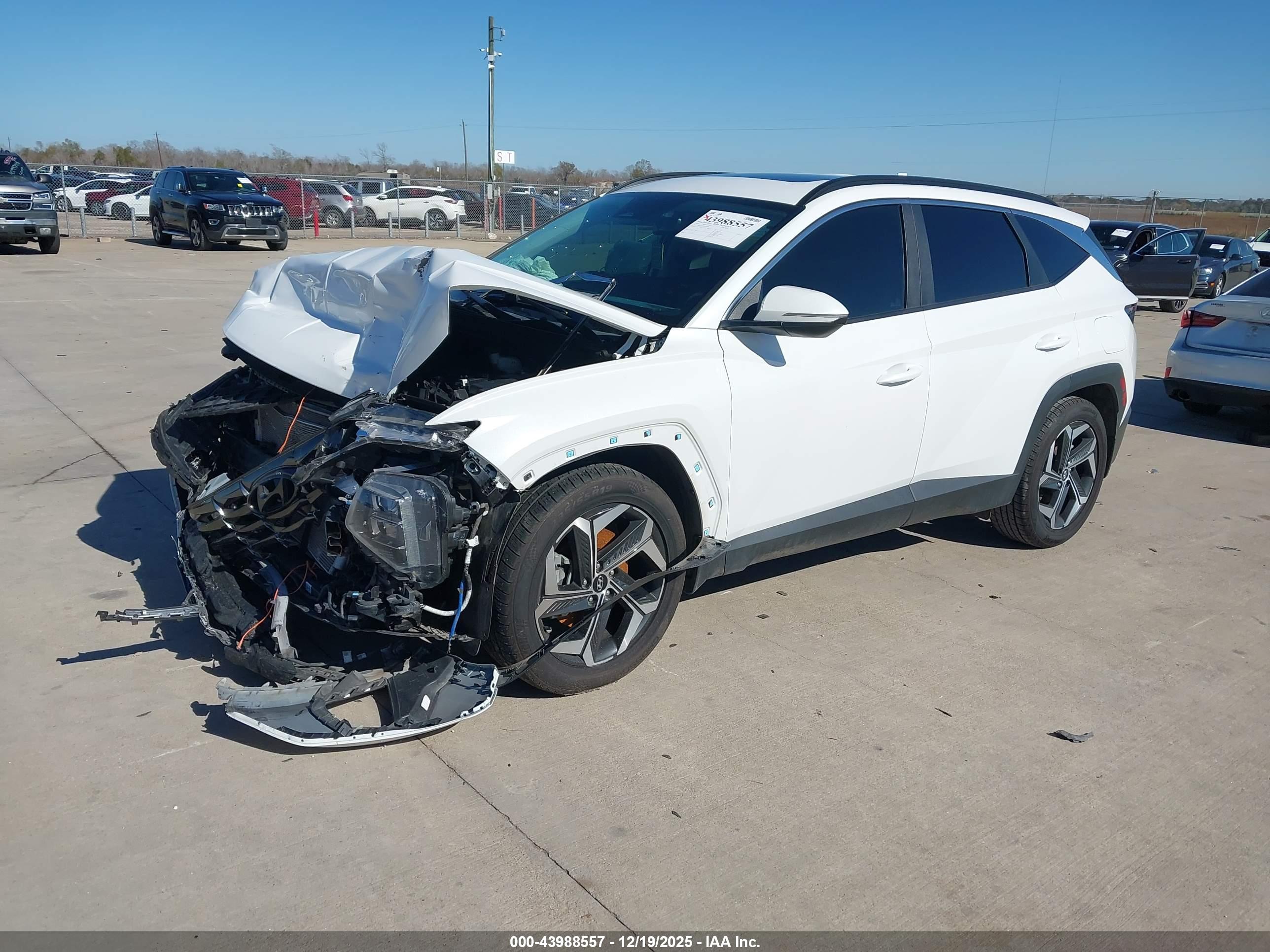 HYUNDAI TUCSON image 2