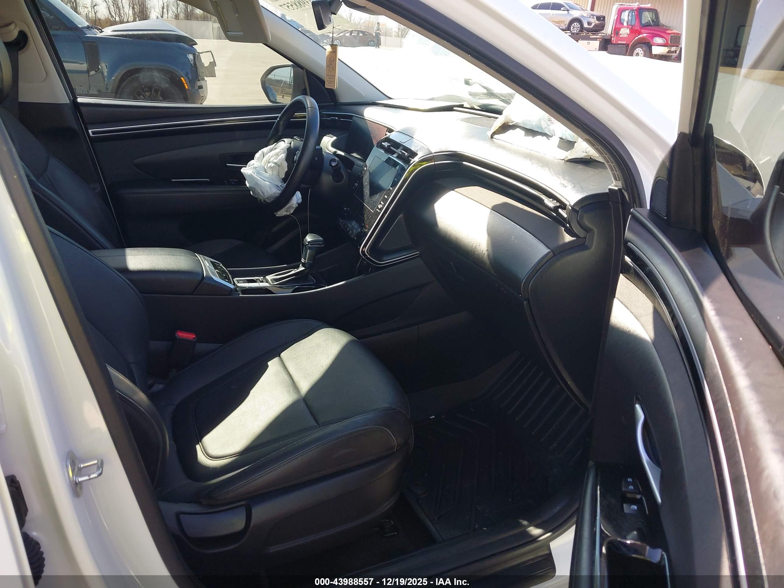 HYUNDAI TUCSON image 5
