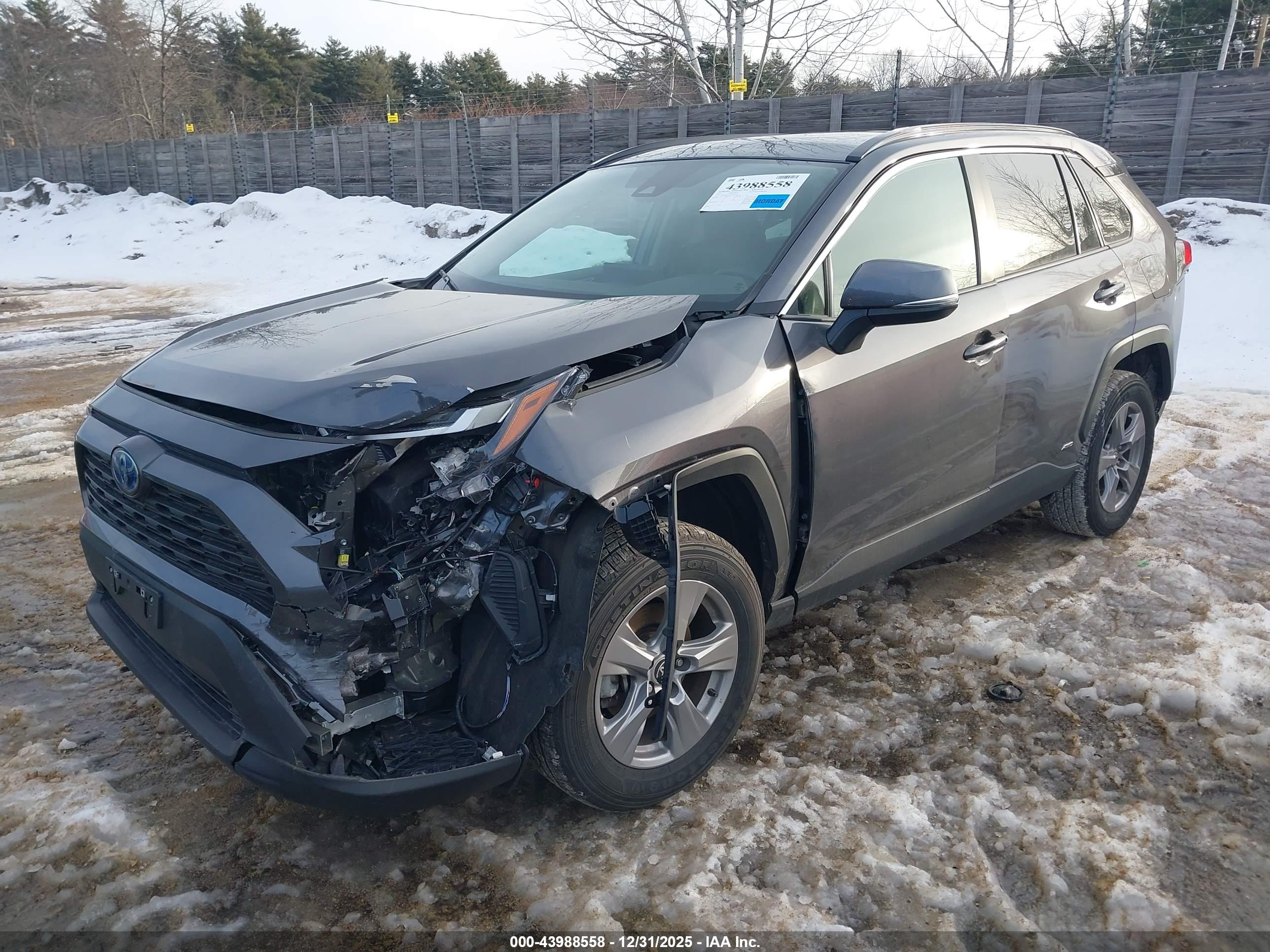 TOYOTA RAV4 image 2