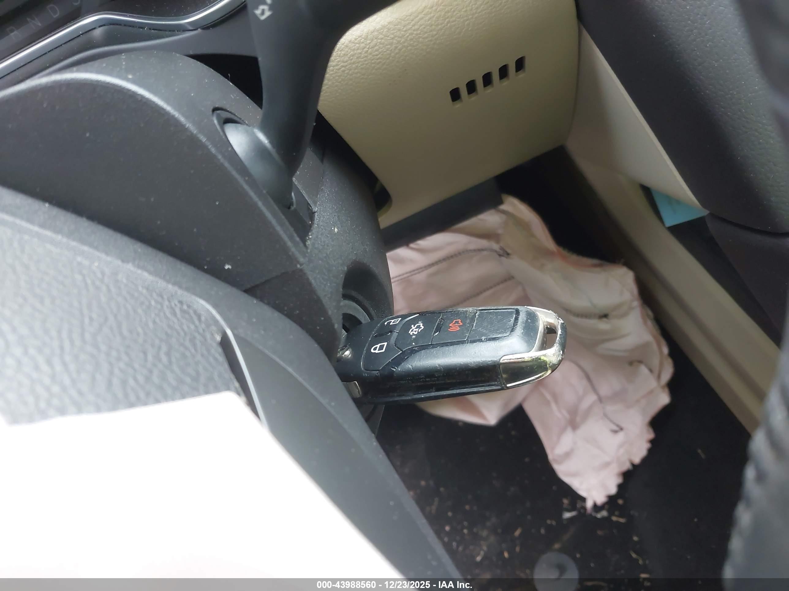FORD FUSION image 11