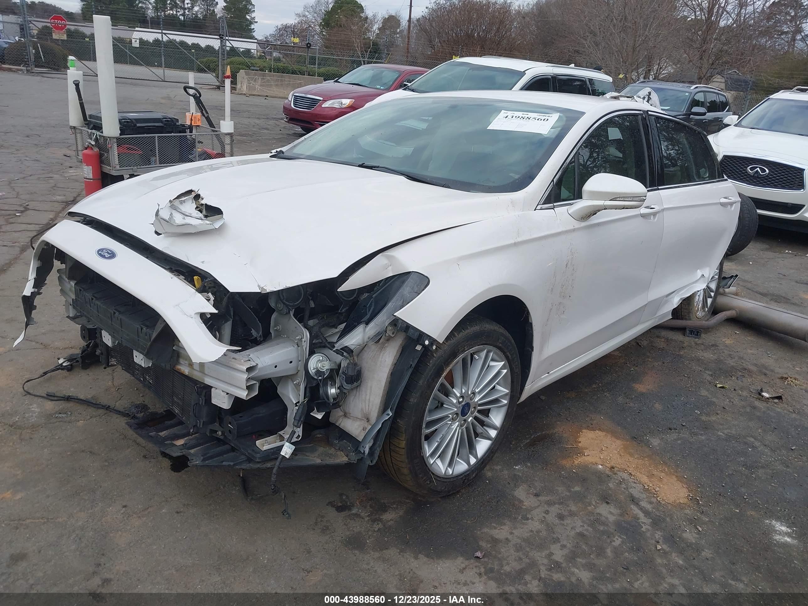 FORD FUSION image 2