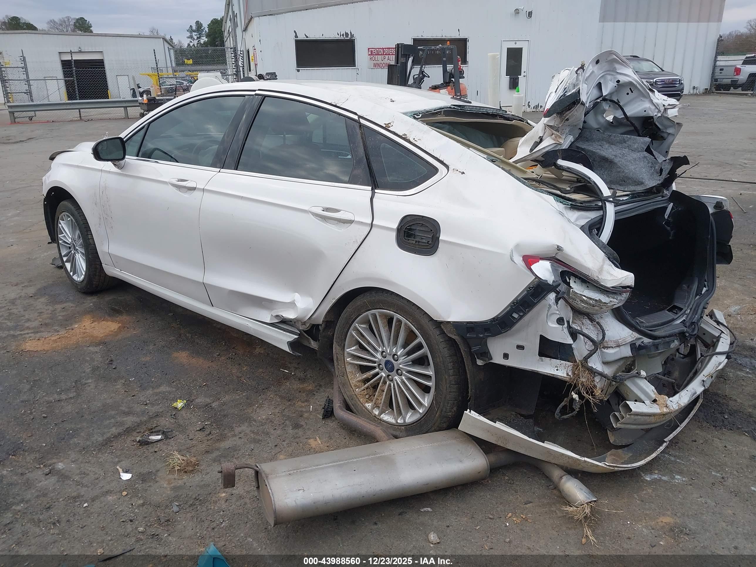 FORD FUSION image 3