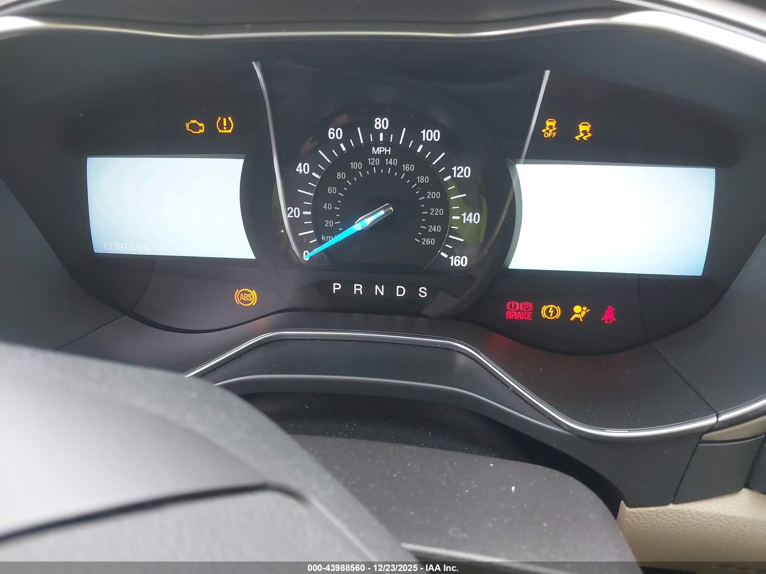 FORD FUSION image 7