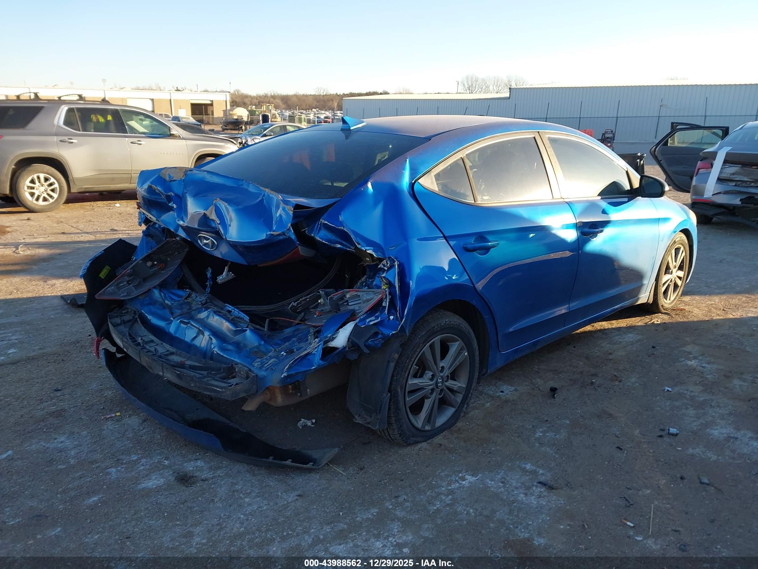 HYUNDAI ELANTRA image 4