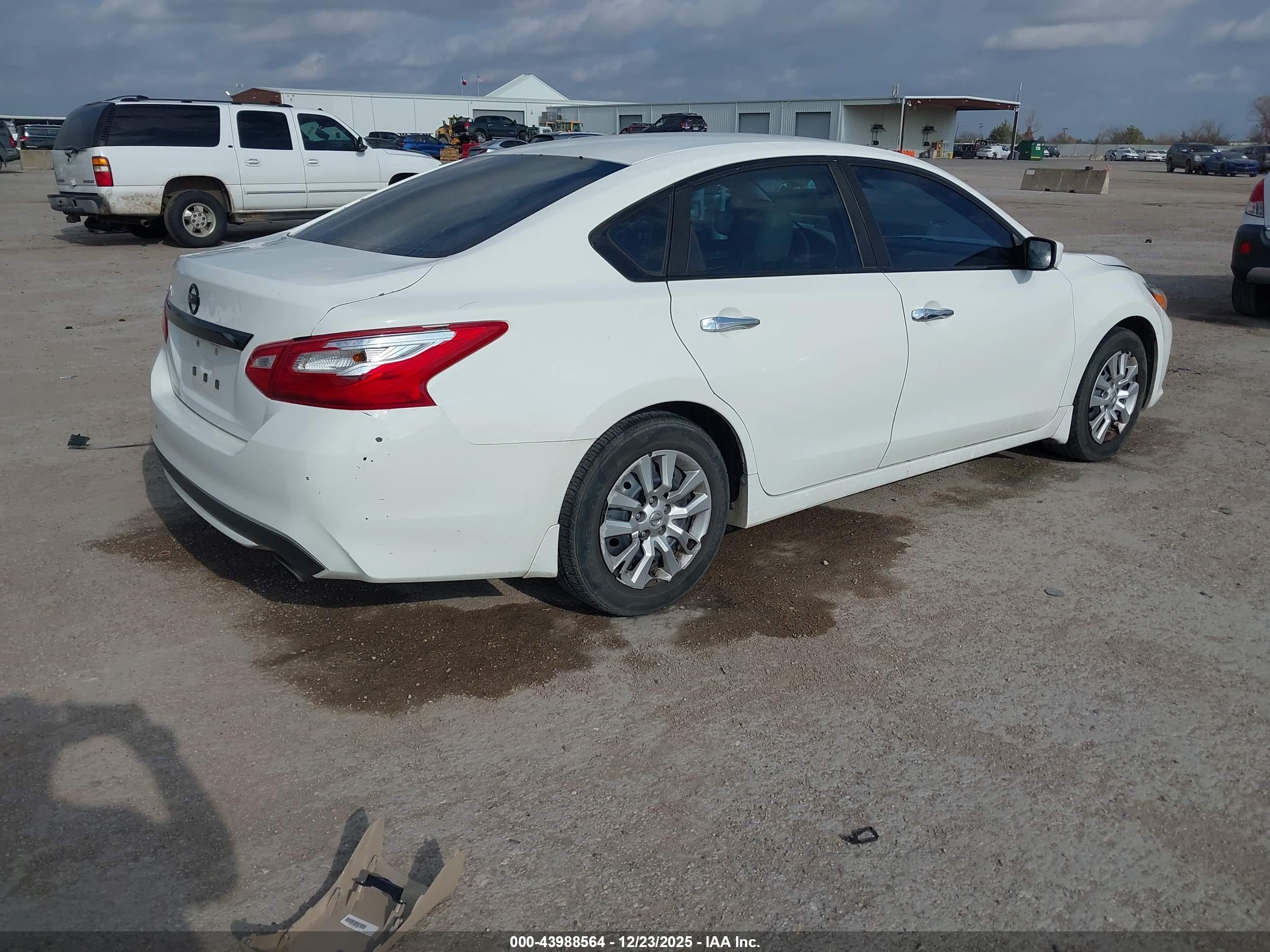 NISSAN ALTIMA image 4