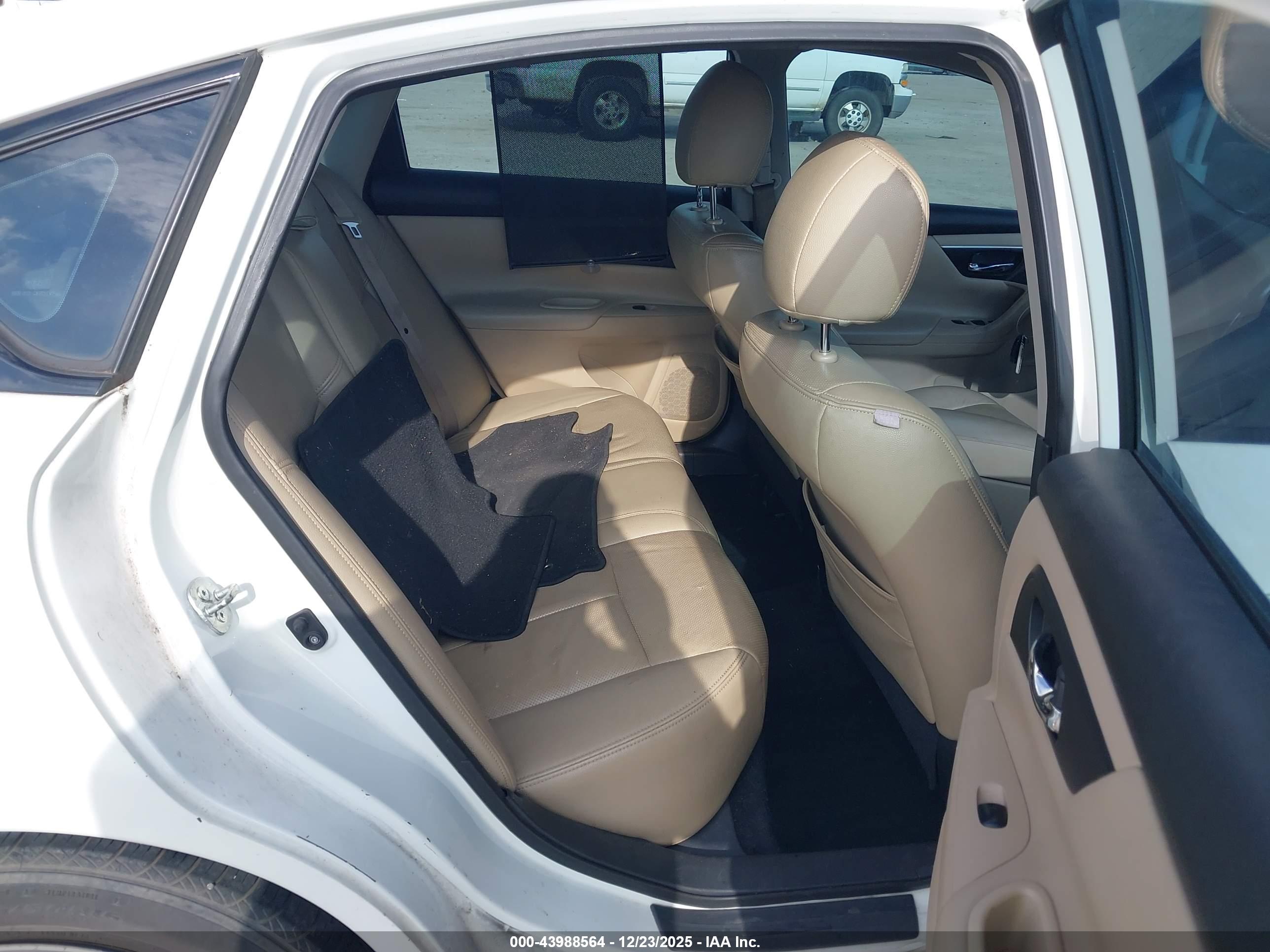 NISSAN ALTIMA image 8