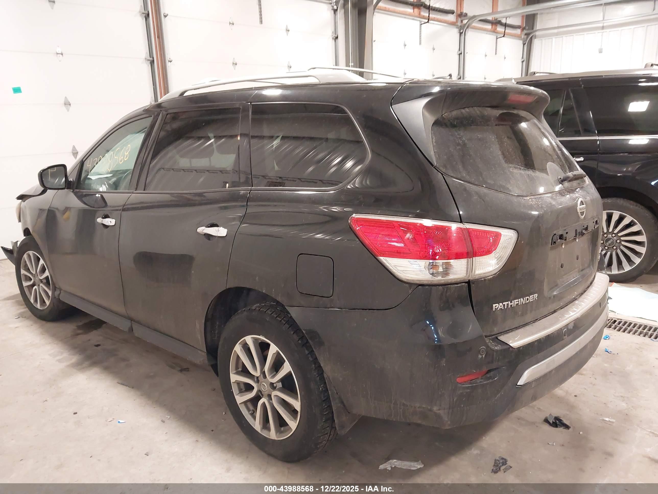 NISSAN PATHFINDER image 3