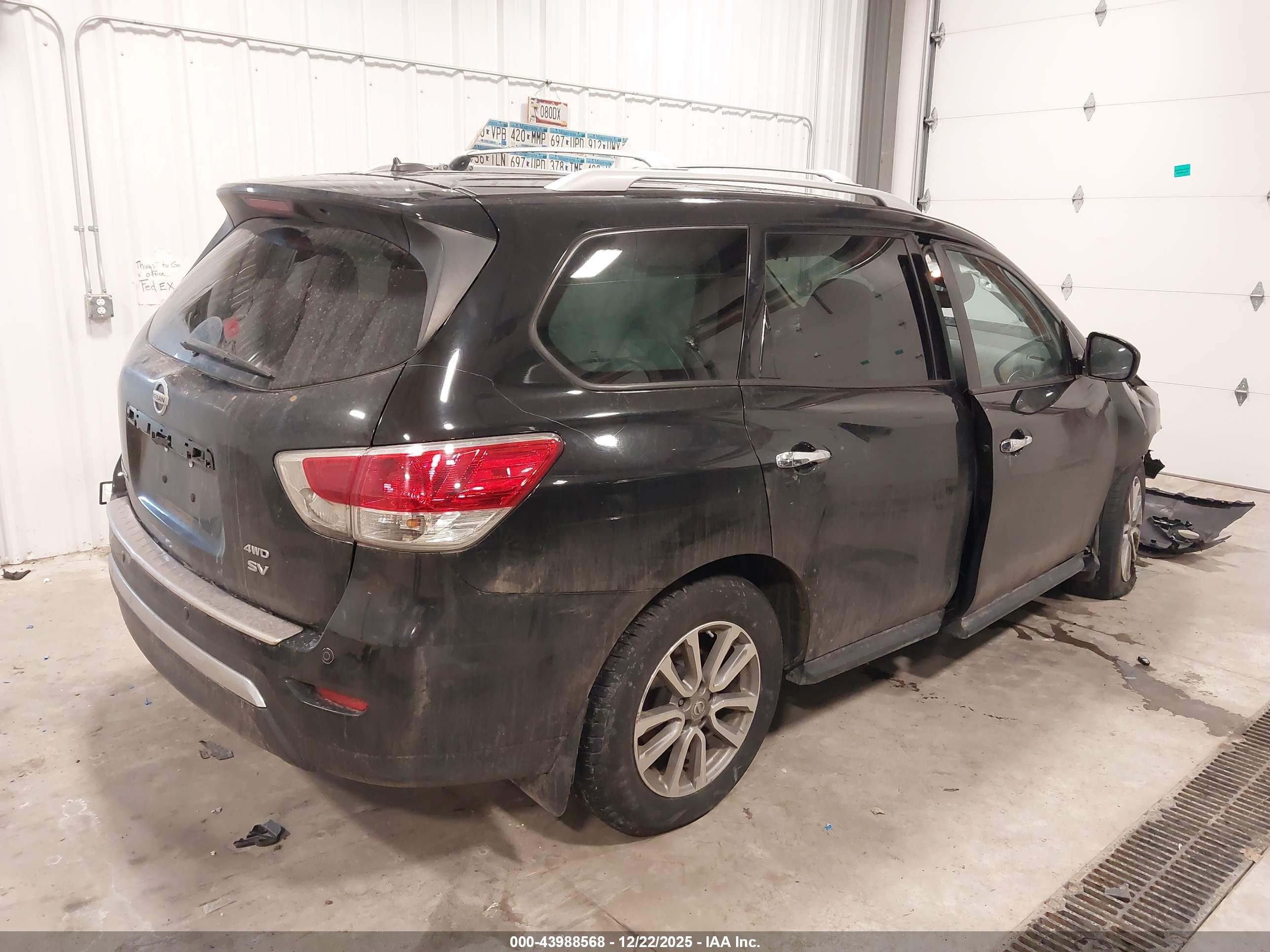 NISSAN PATHFINDER image 4