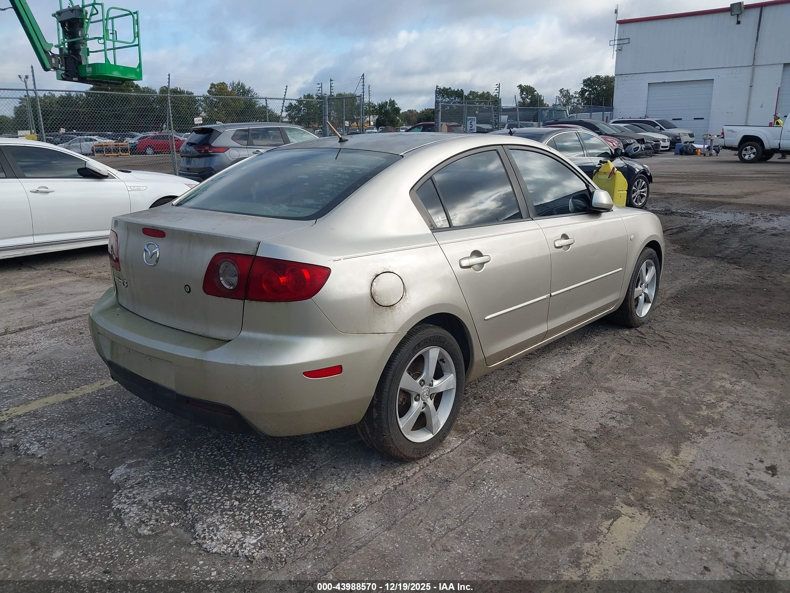 MAZDA MAZDA3 image 4