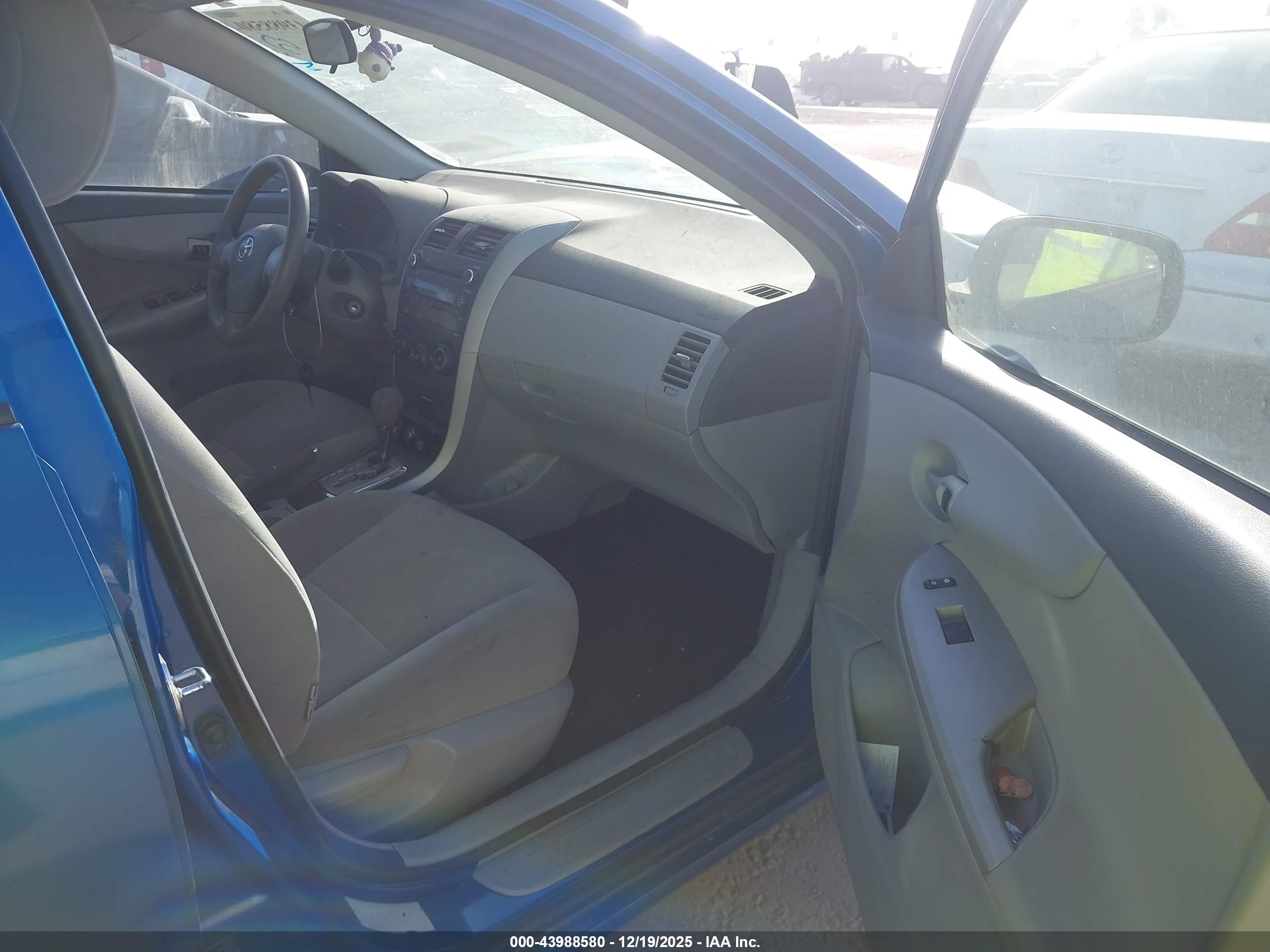 TOYOTA COROLLA image 5