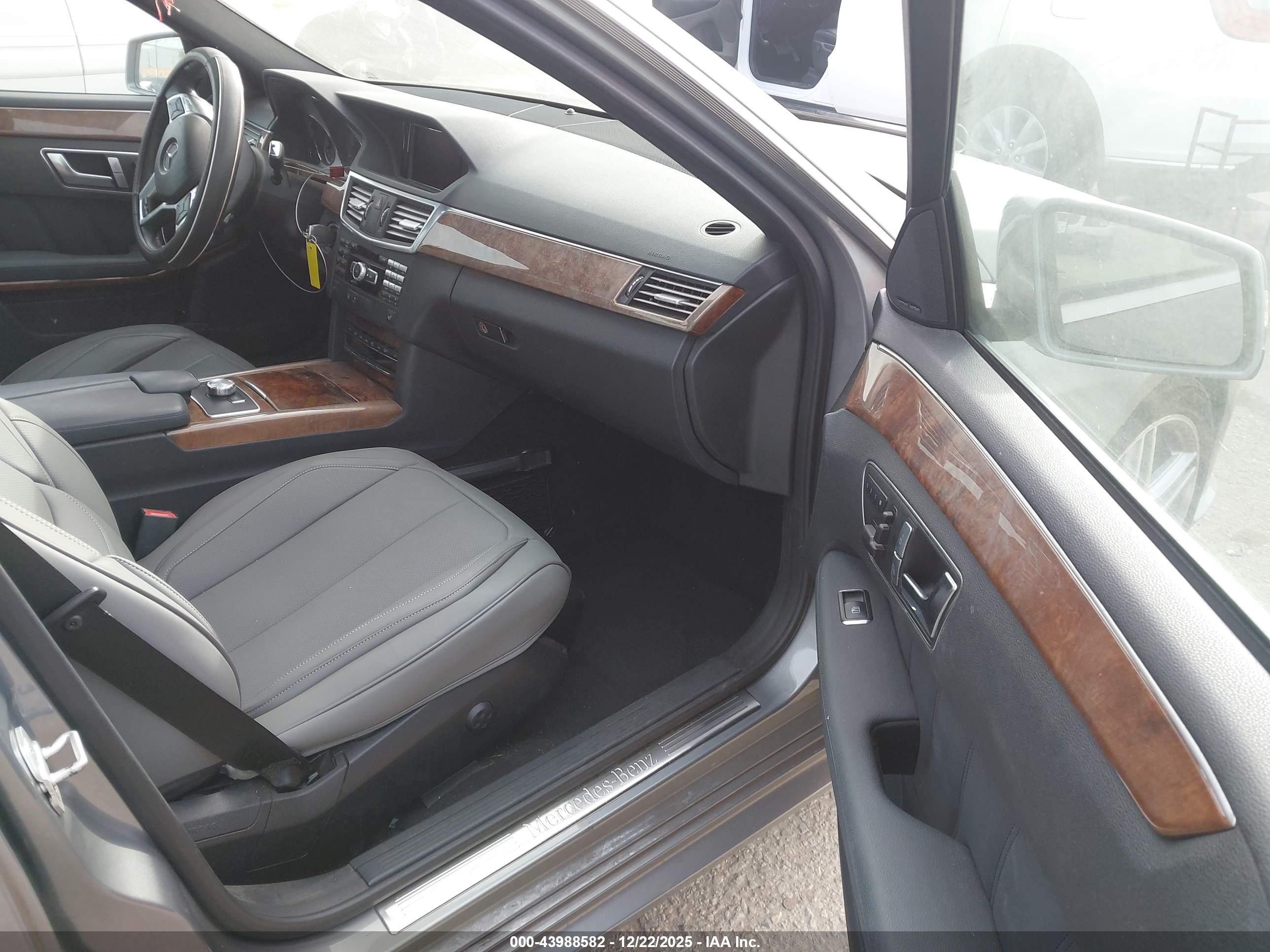 MERCEDES-BENZ E image 5
