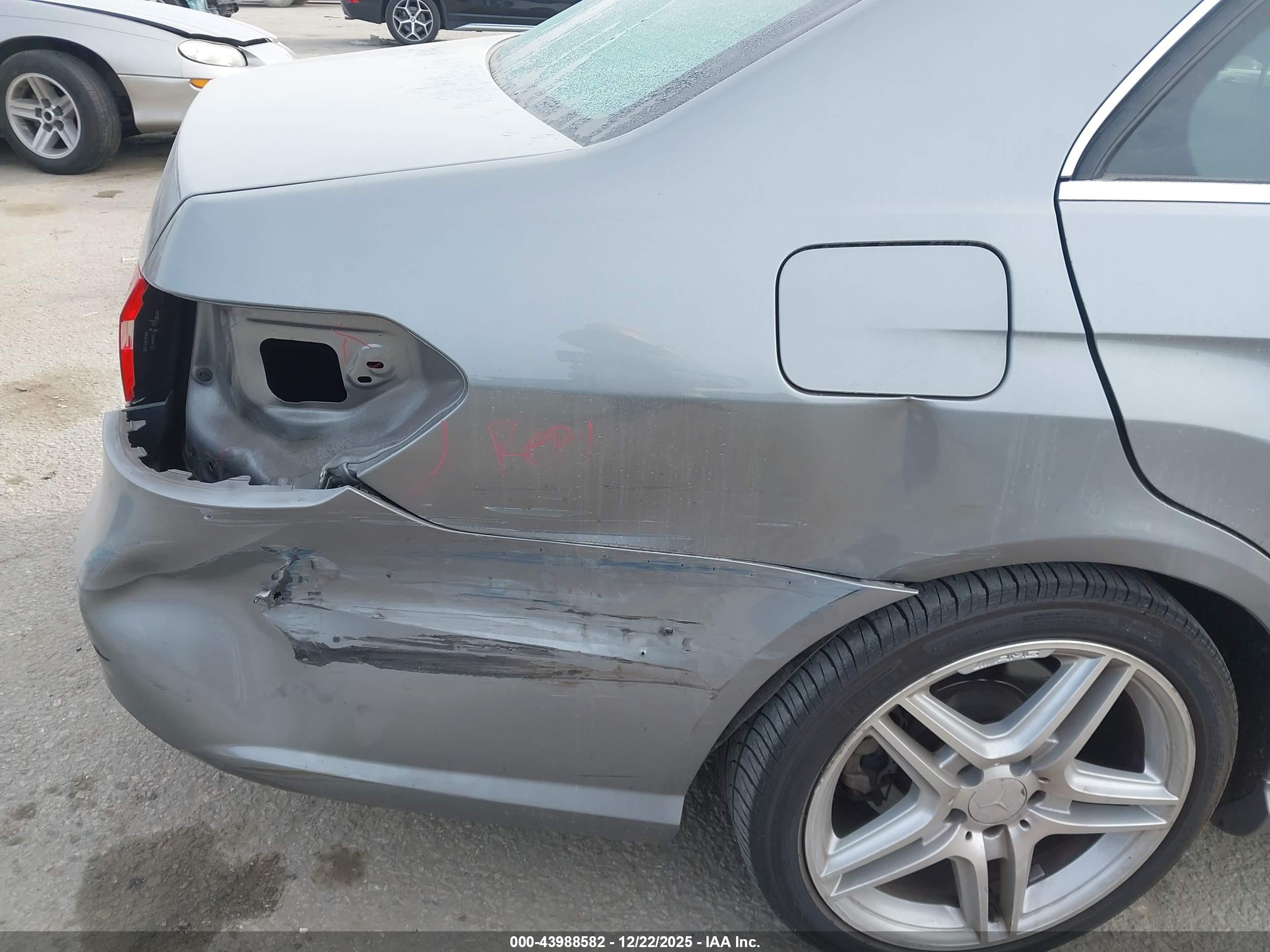 MERCEDES-BENZ E image 6