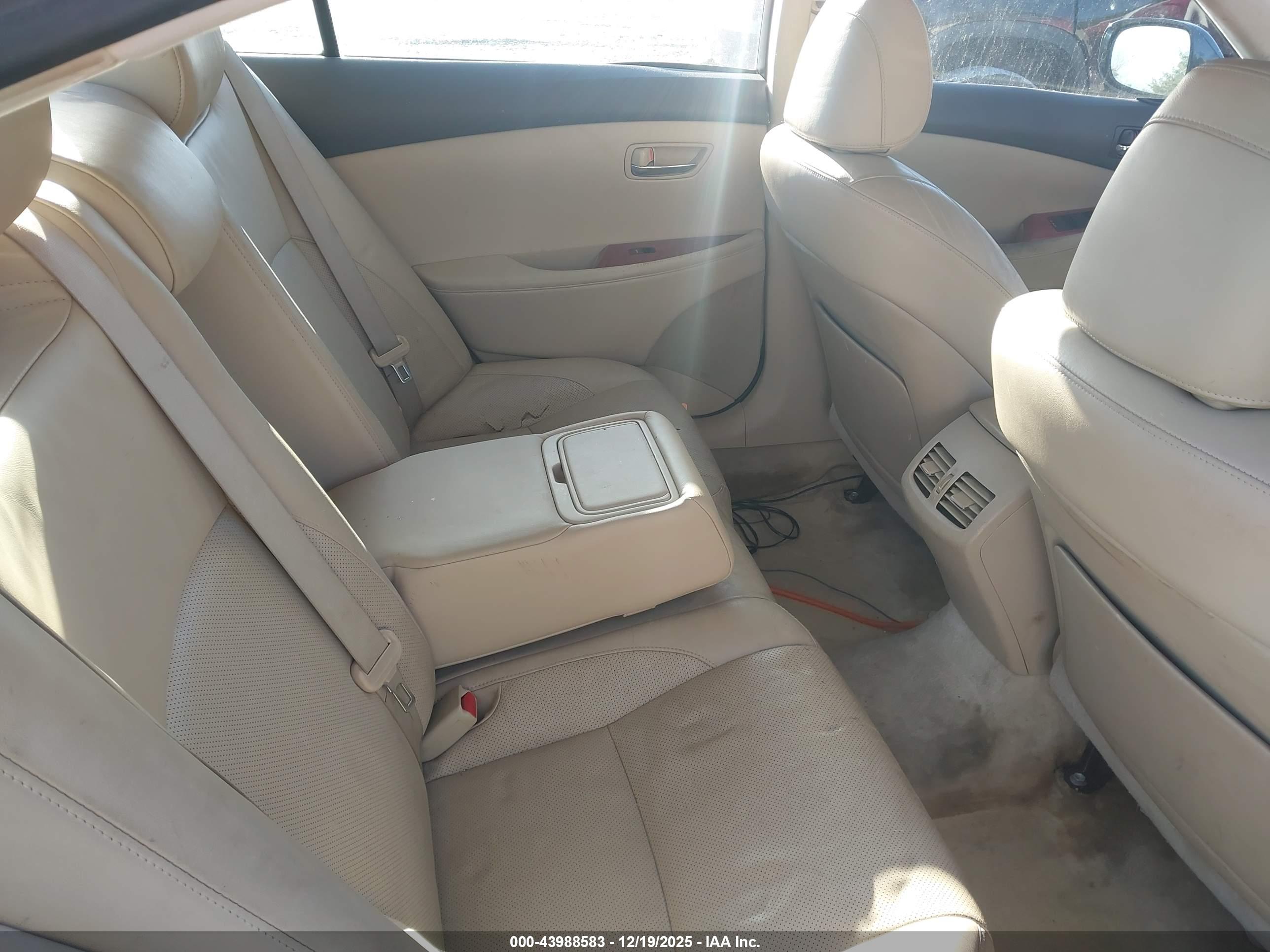 LEXUS ES image 8