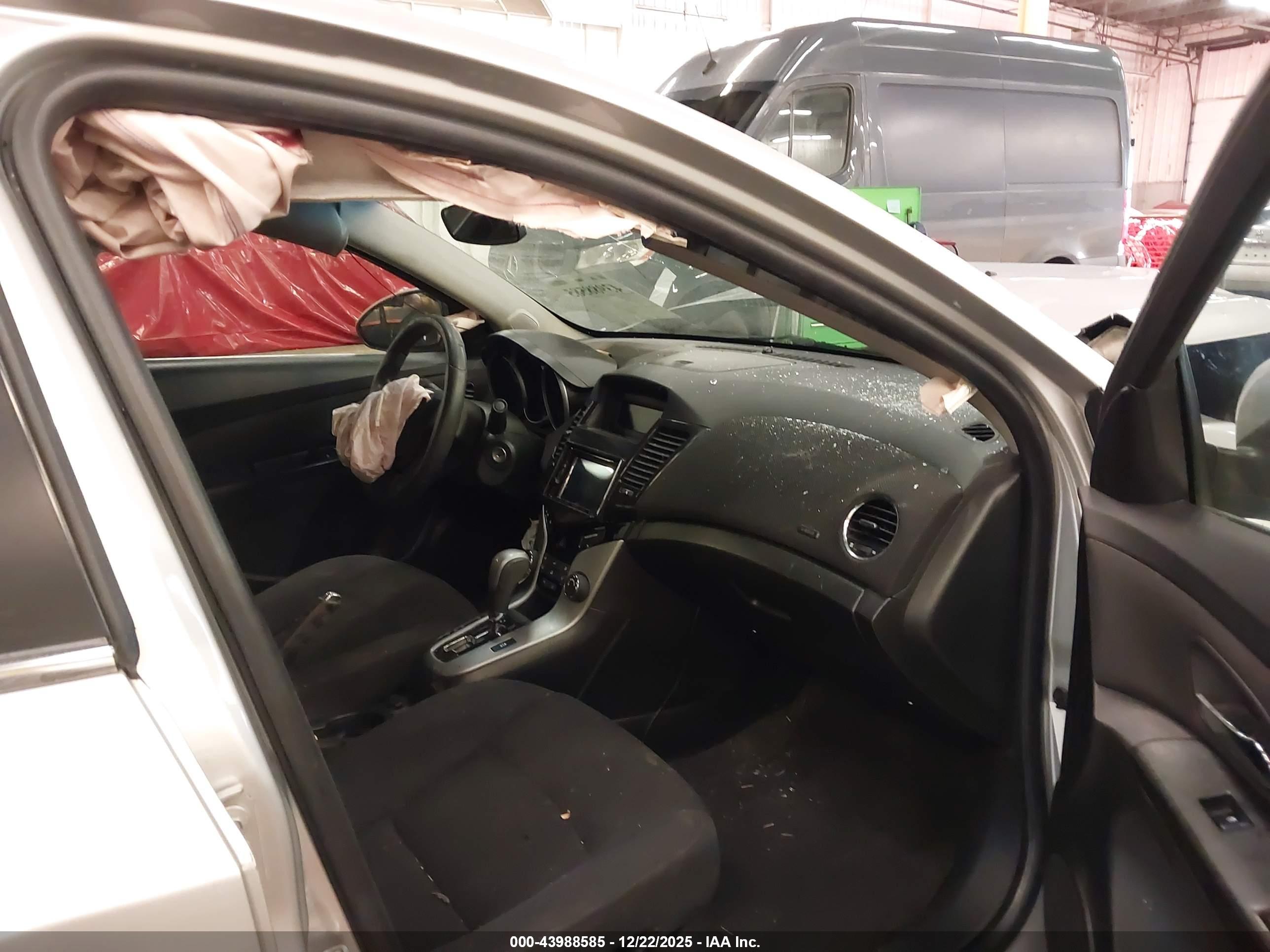 CHEVROLET CRUZE image 5