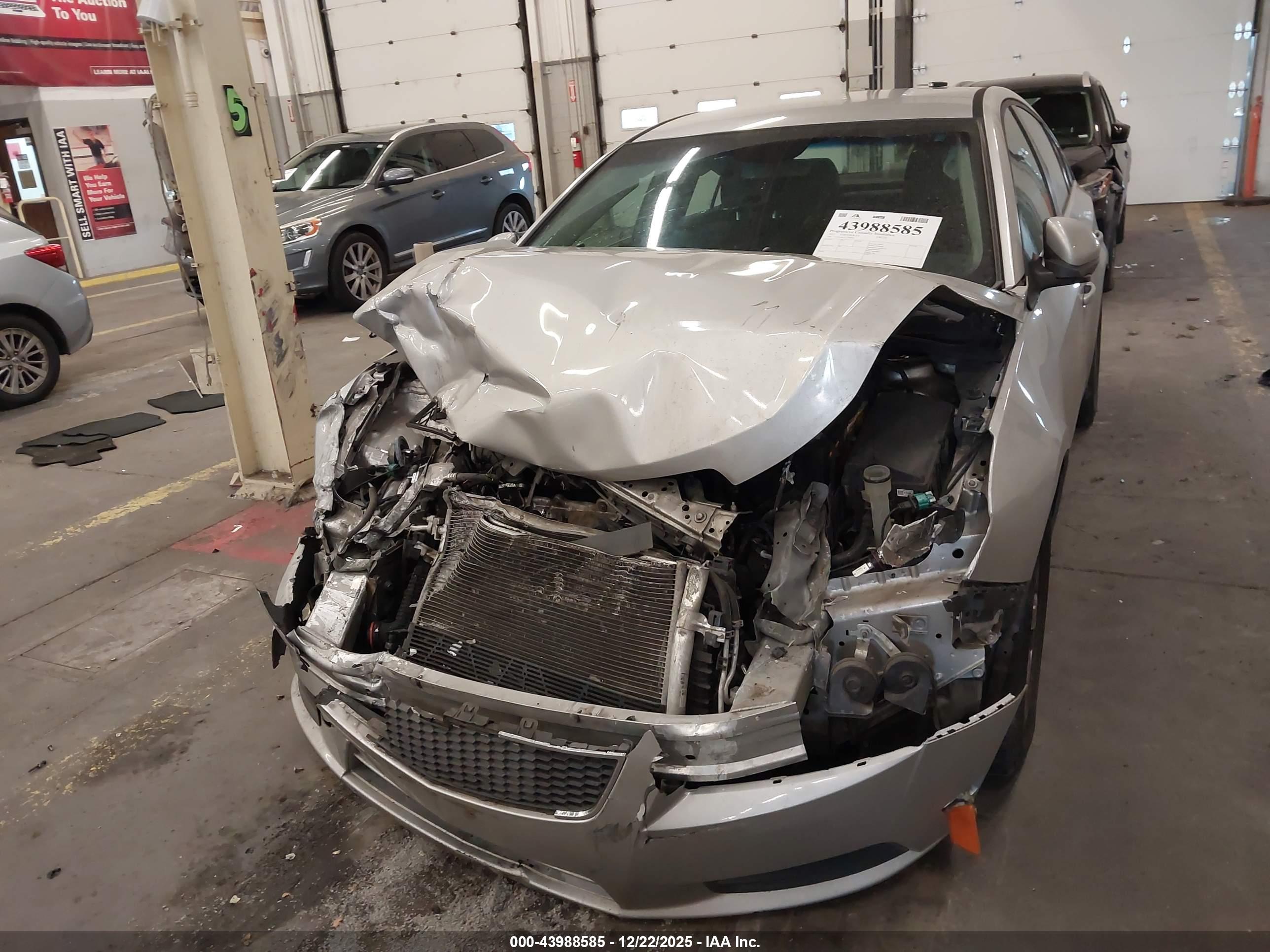 CHEVROLET CRUZE image 6