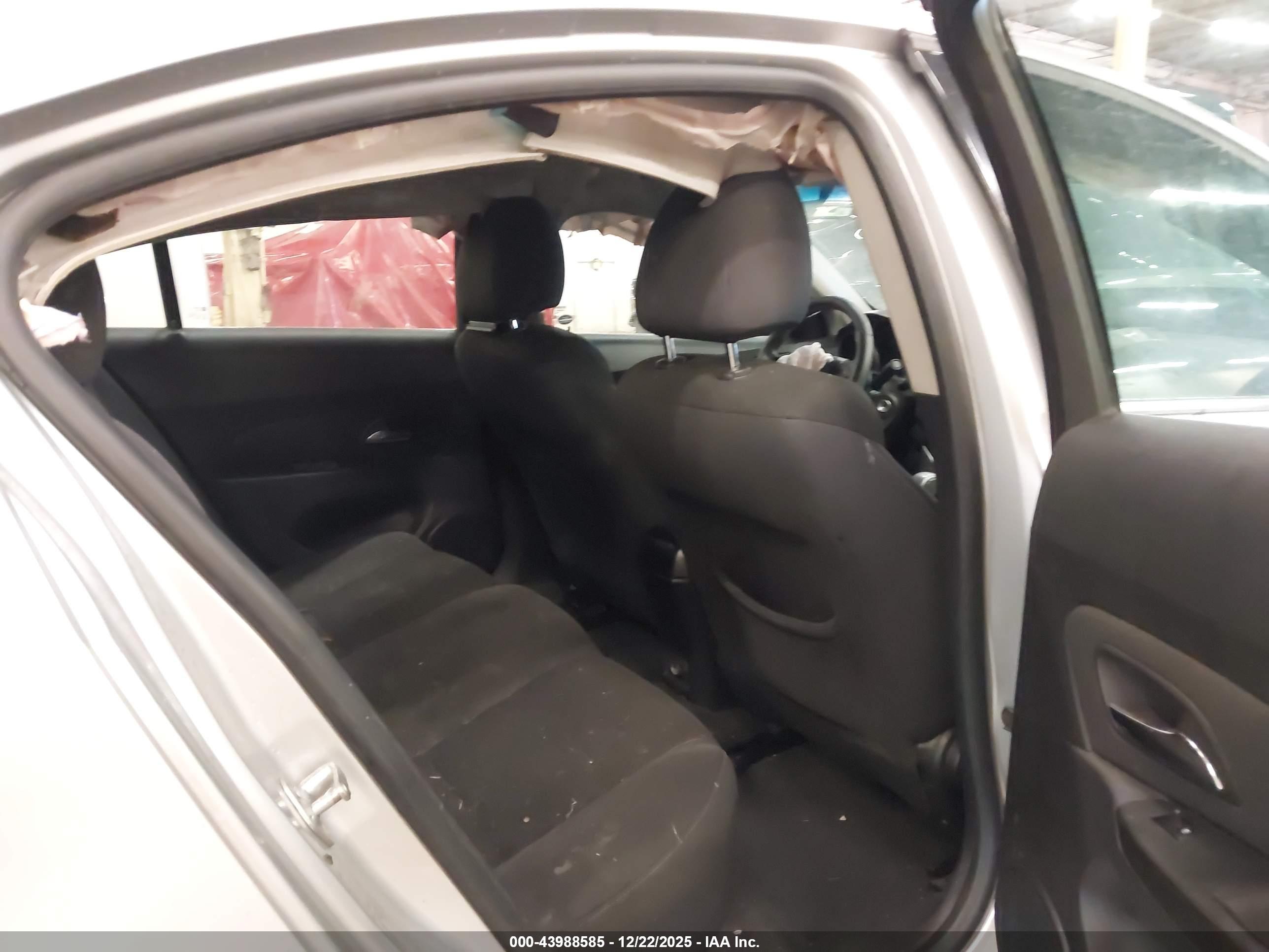 CHEVROLET CRUZE image 8