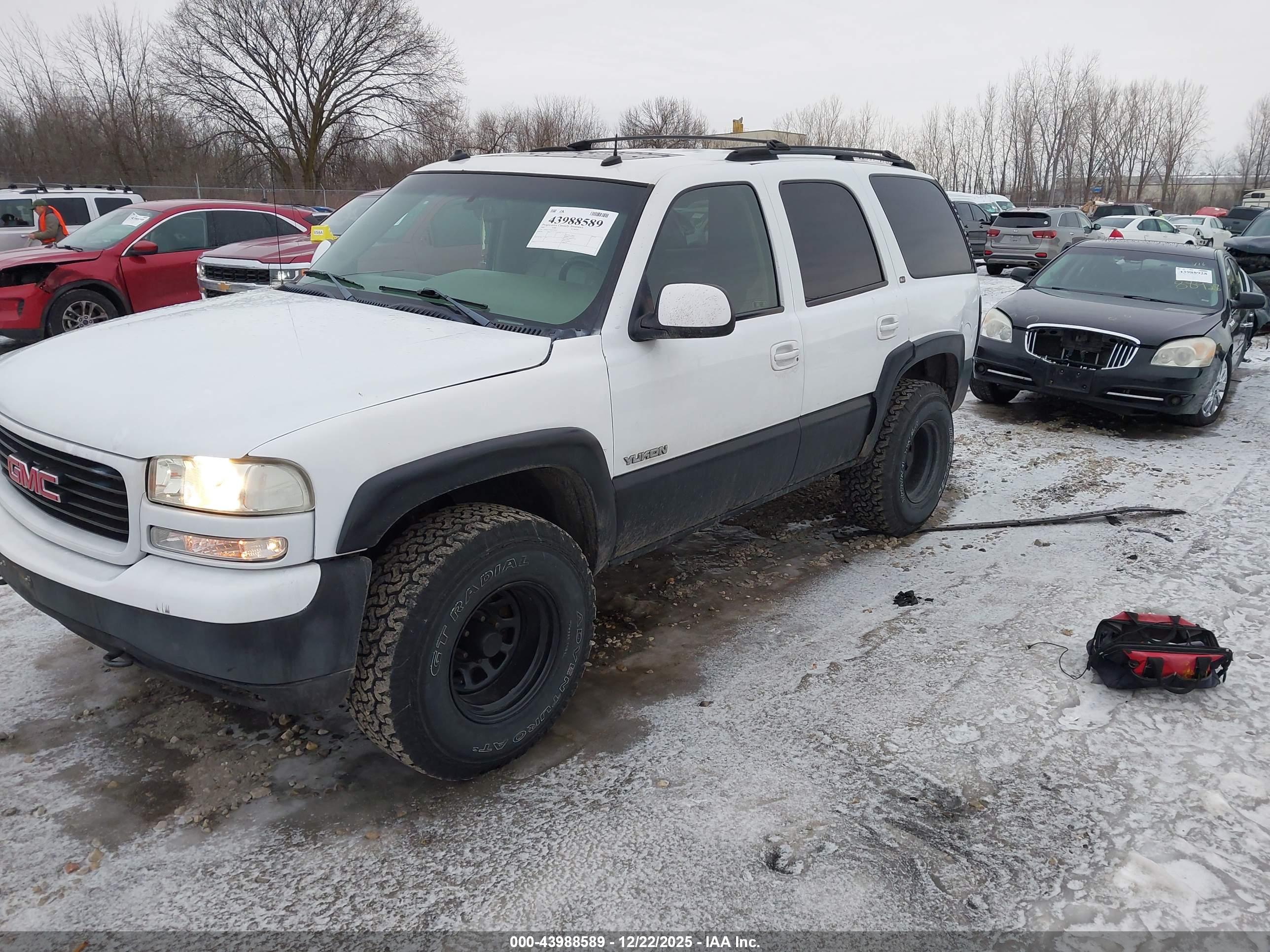 GMC YUKON image 2