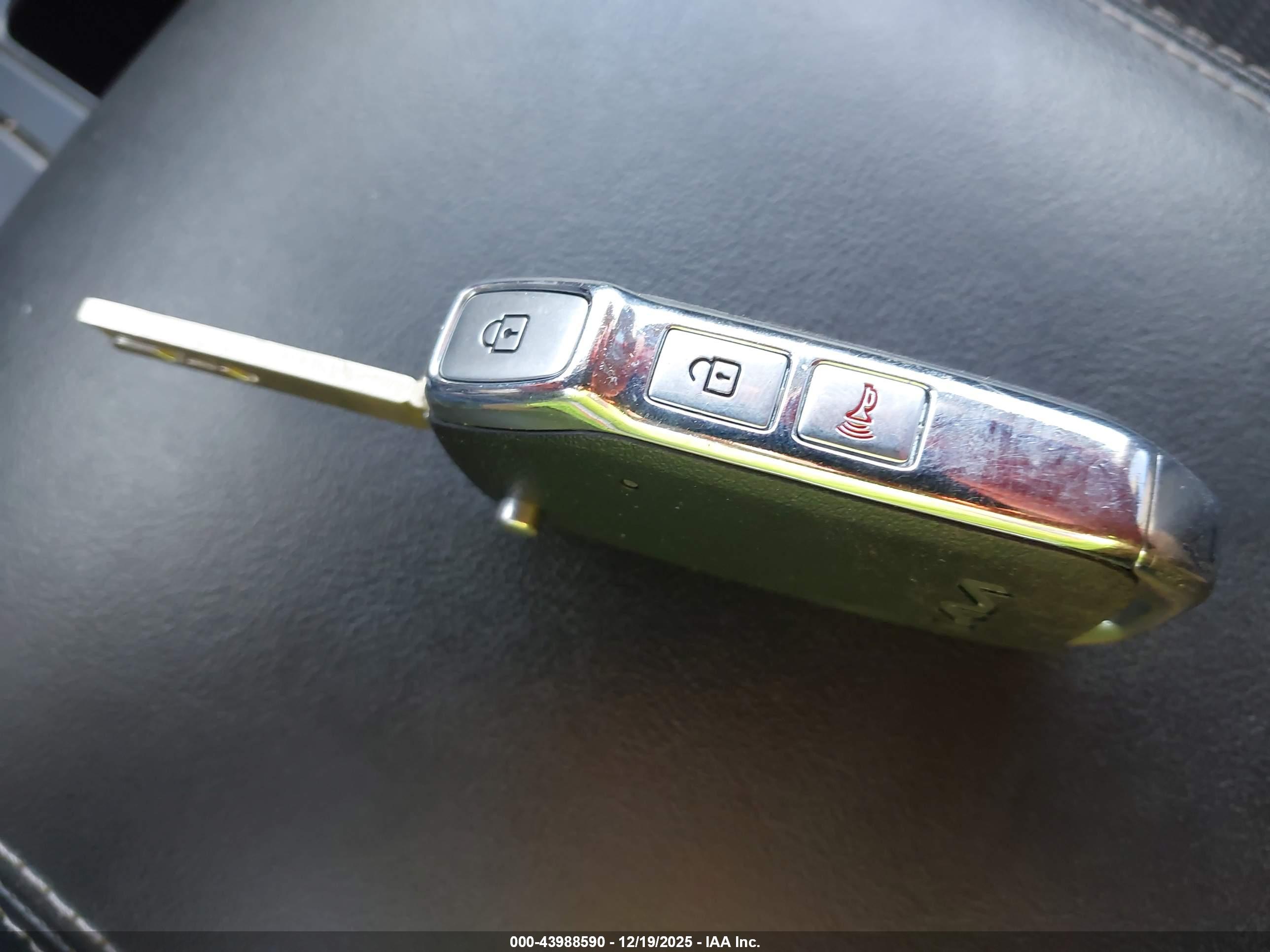 KIA SORENTO image 11