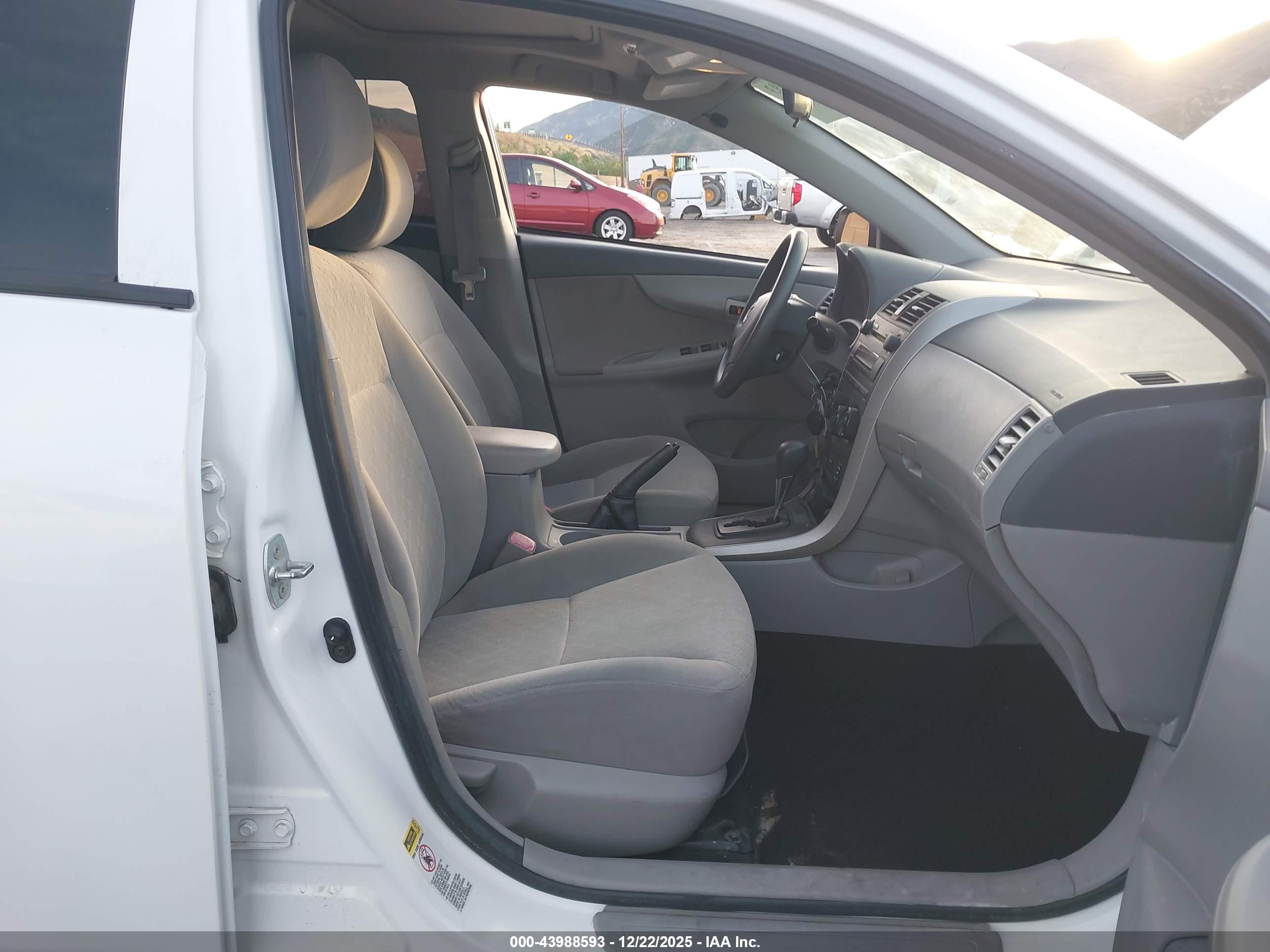 TOYOTA COROLLA image 5