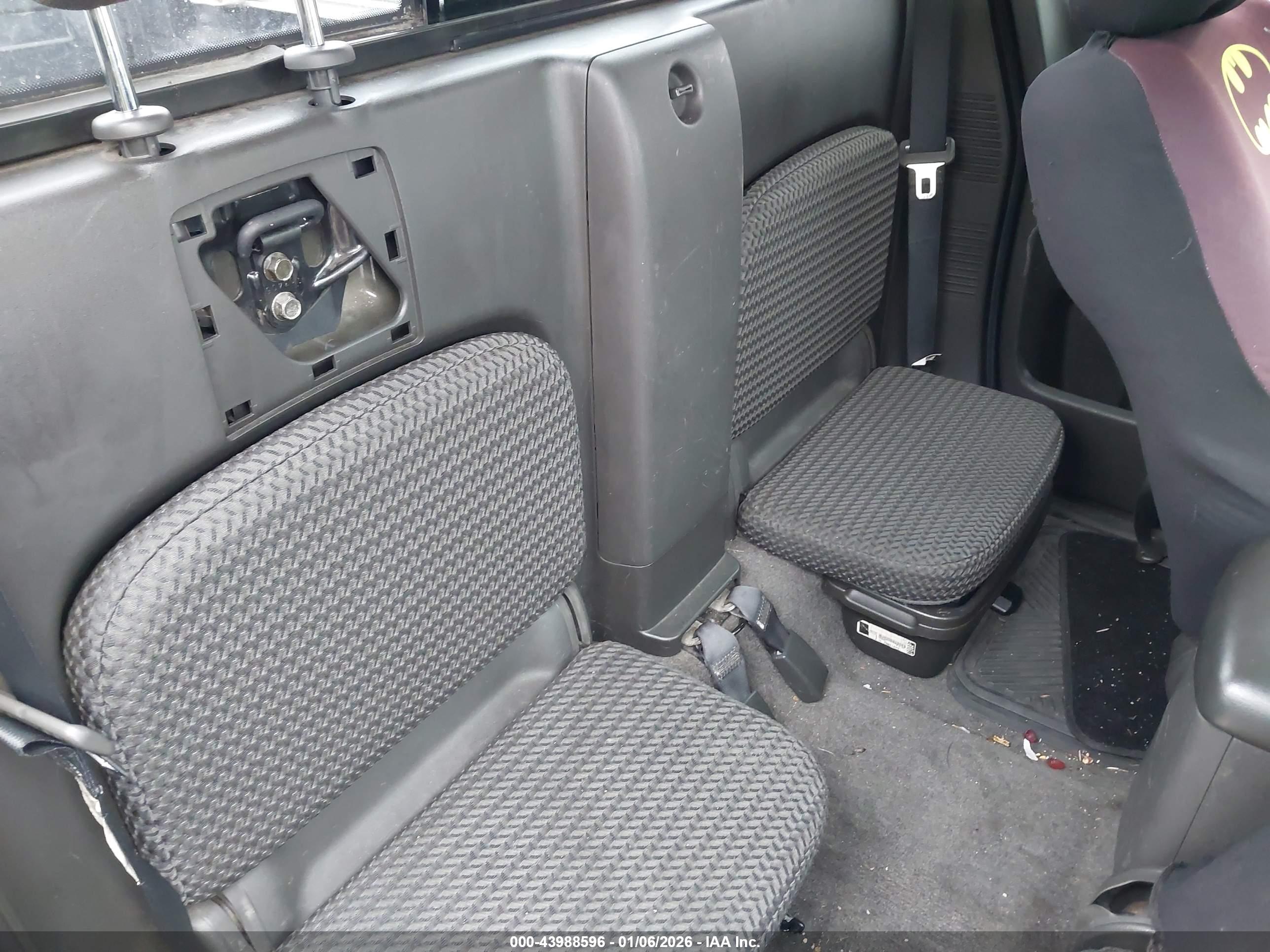 NISSAN FRONTIER image 8