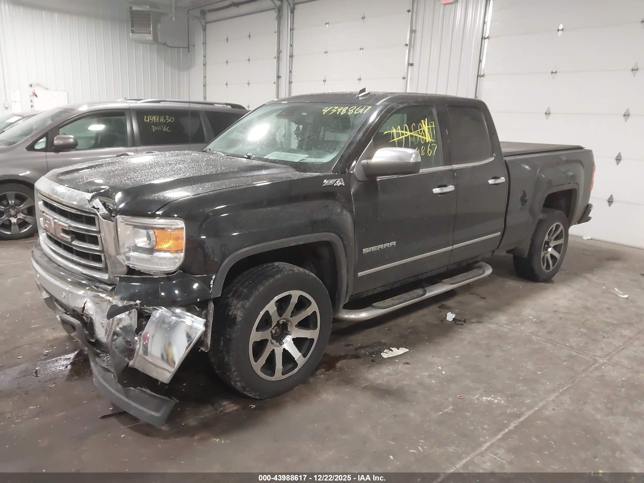 GMC SIERRA image 2