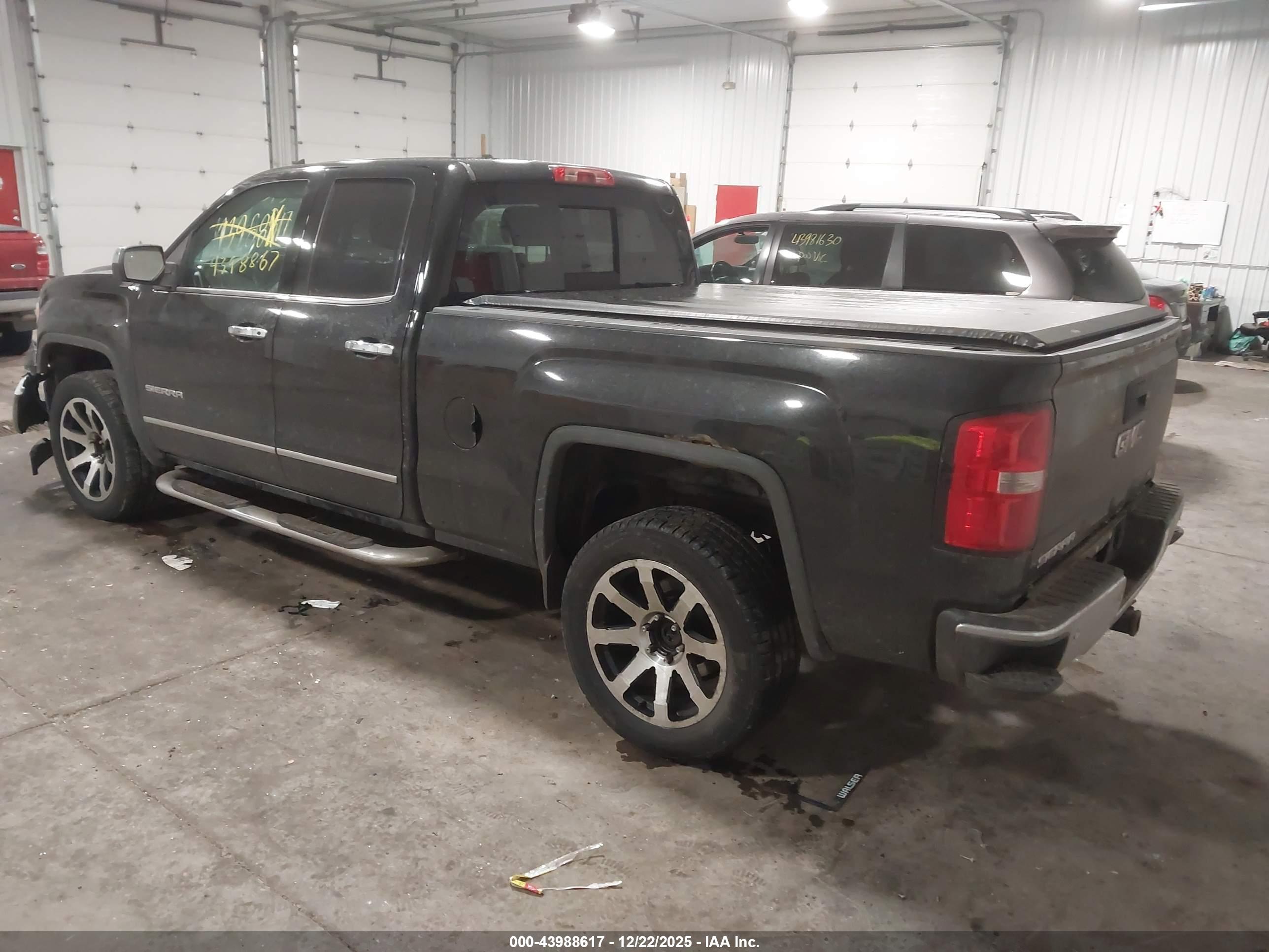 GMC SIERRA image 3