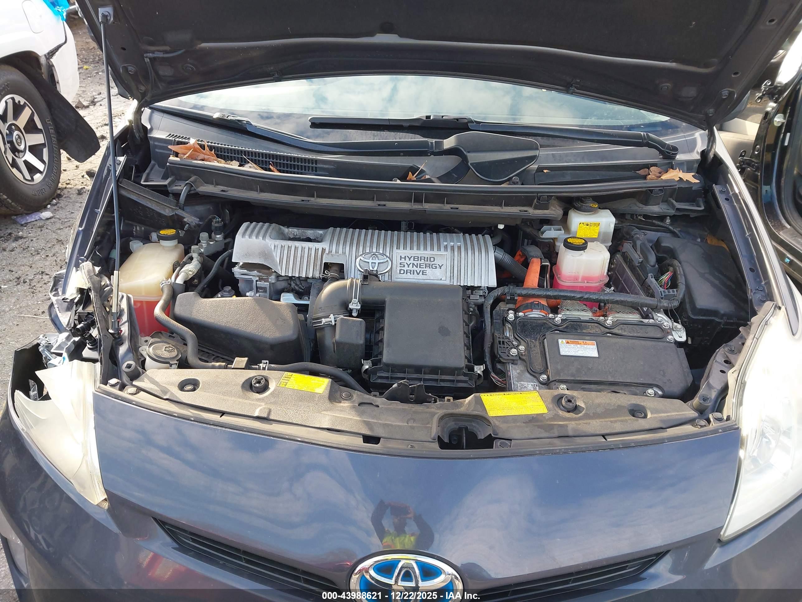 TOYOTA PRIUS image 10