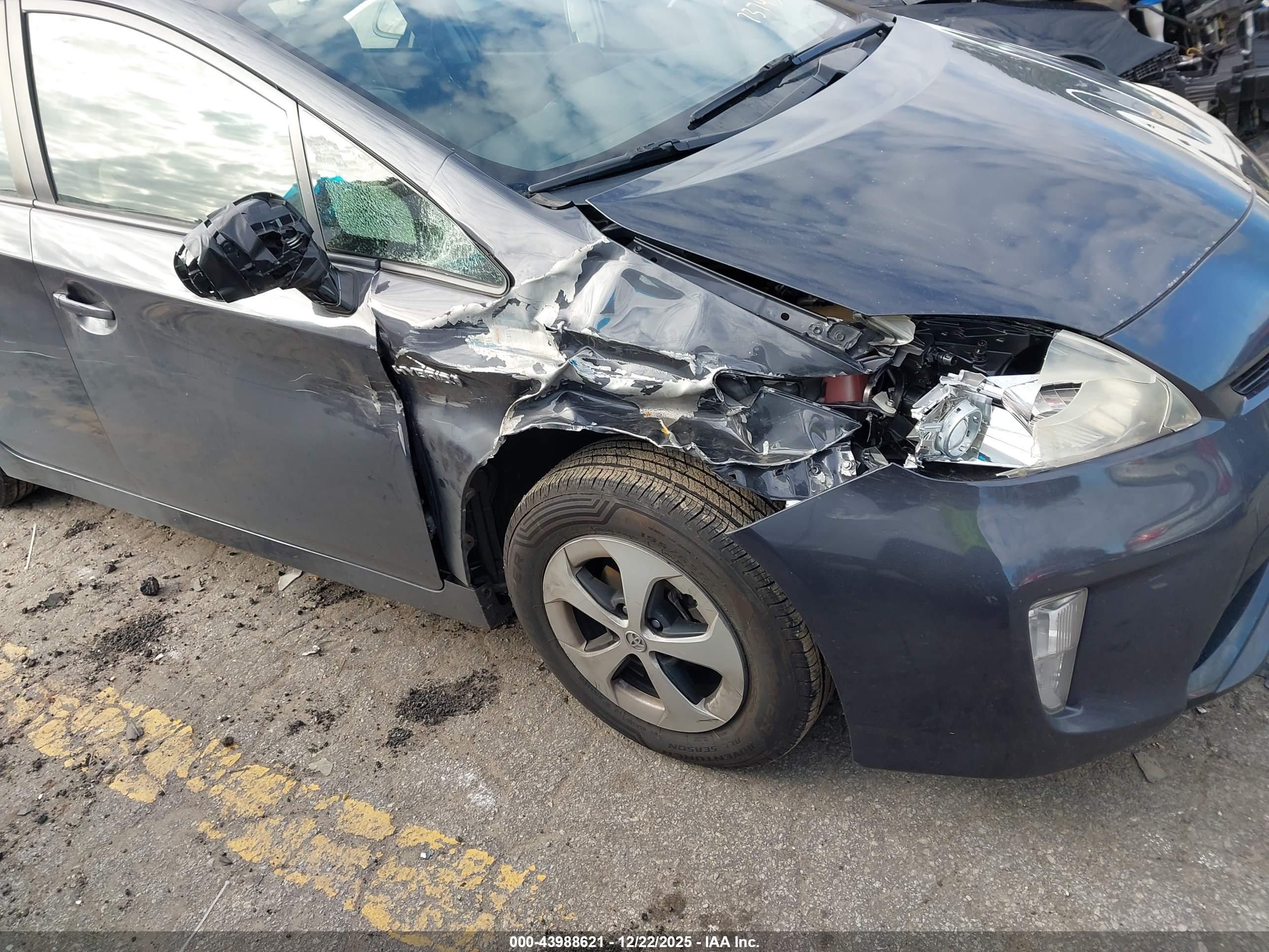 TOYOTA PRIUS image 6