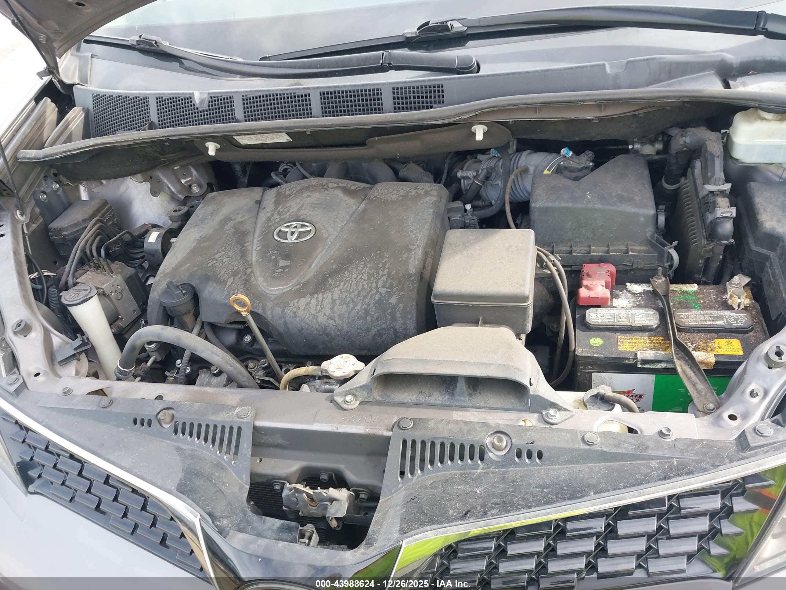 TOYOTA SIENNA image 10