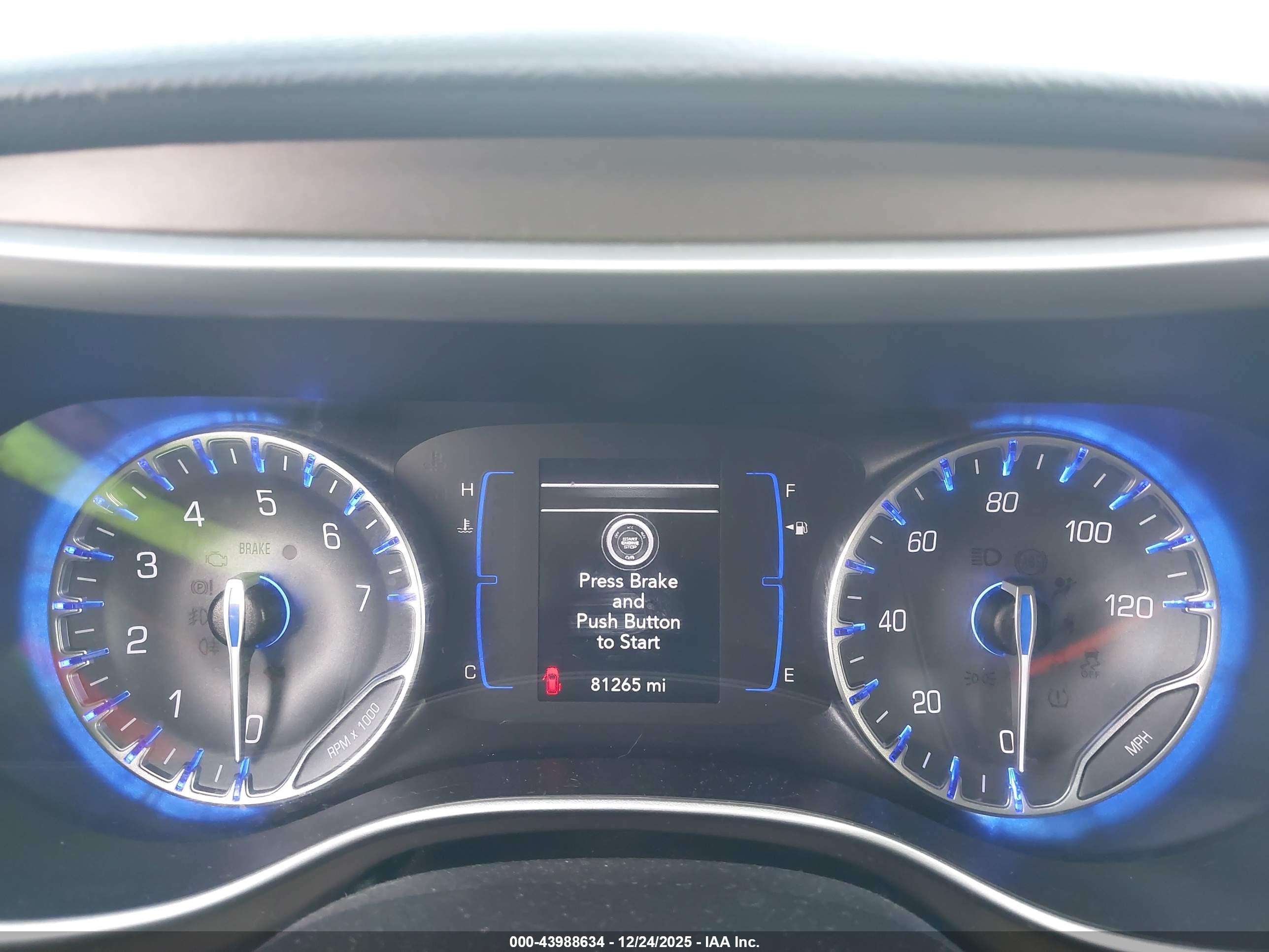 CHRYSLER PACIFICA image 7