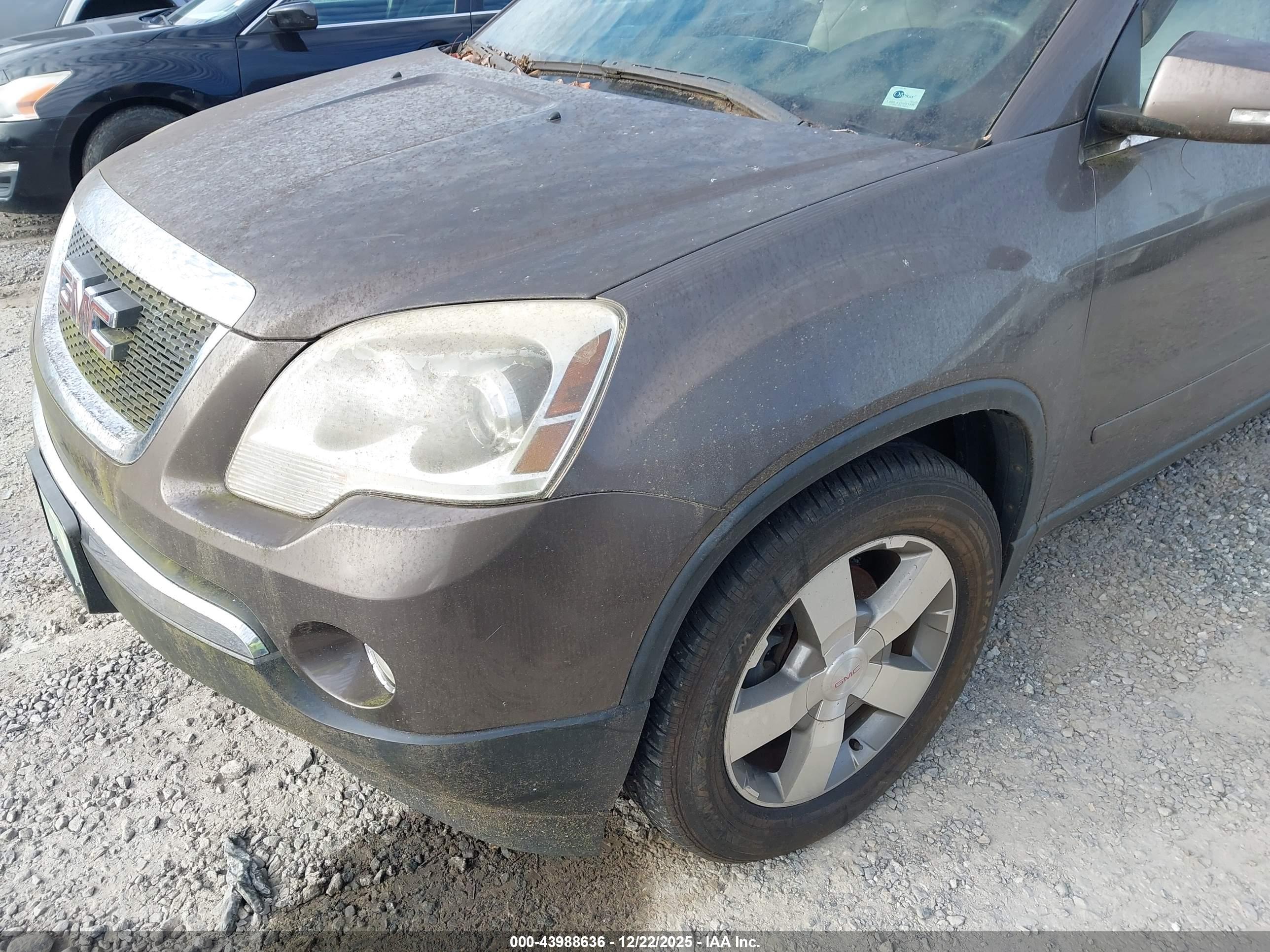 GMC ACADIA image 6