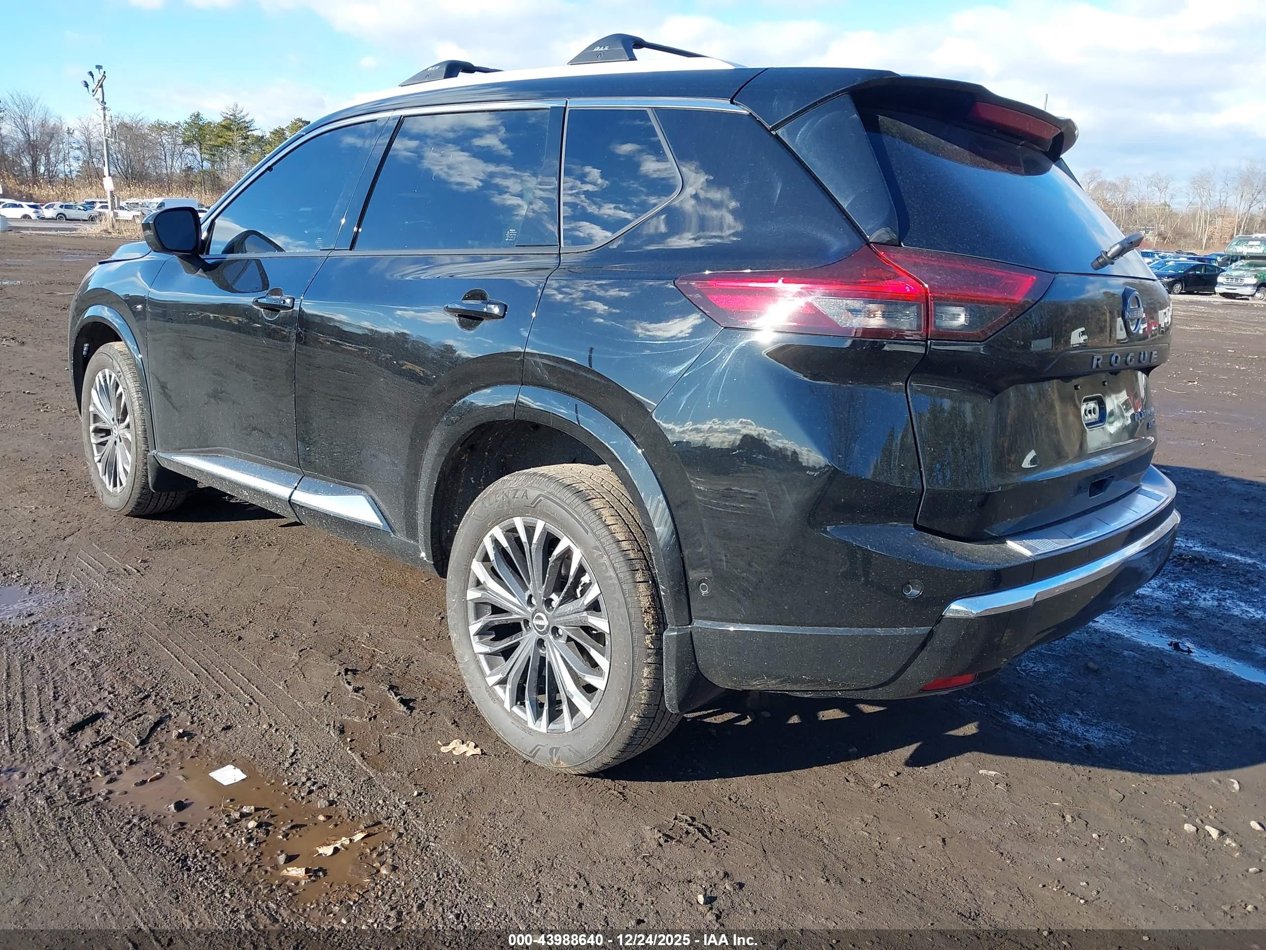 NISSAN ROGUE image 3