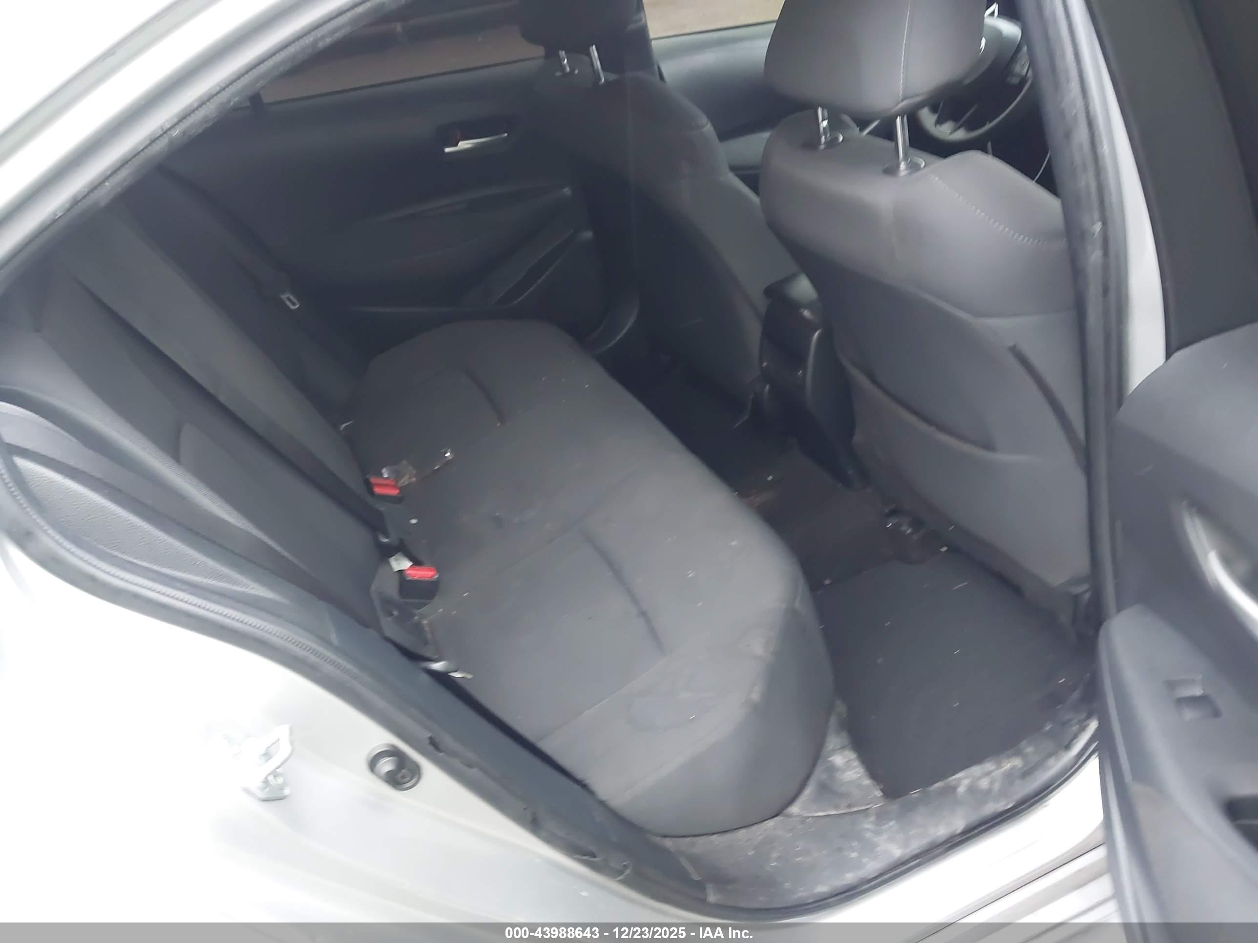 TOYOTA COROLLA image 8
