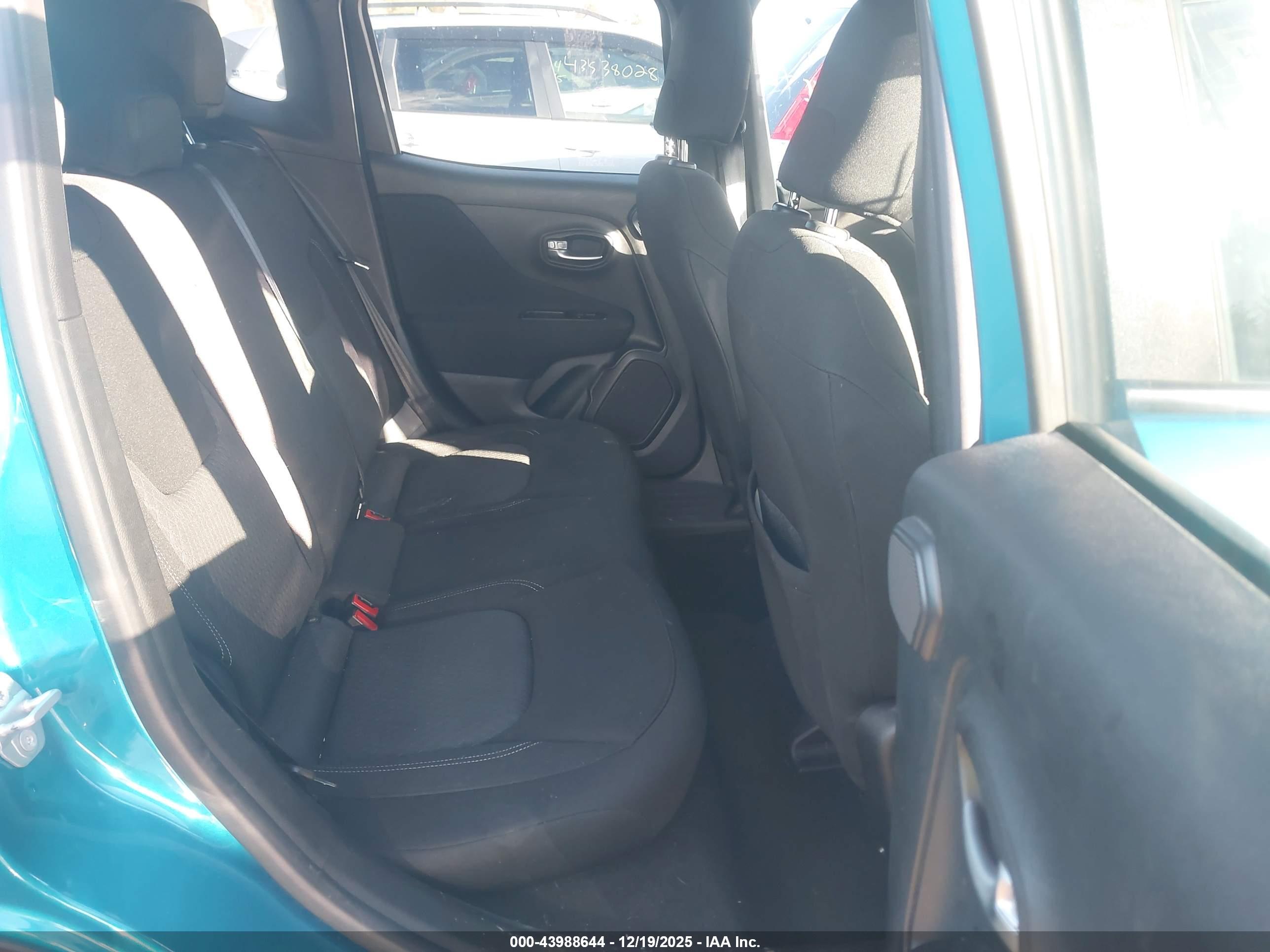 JEEP RENEGADE image 8