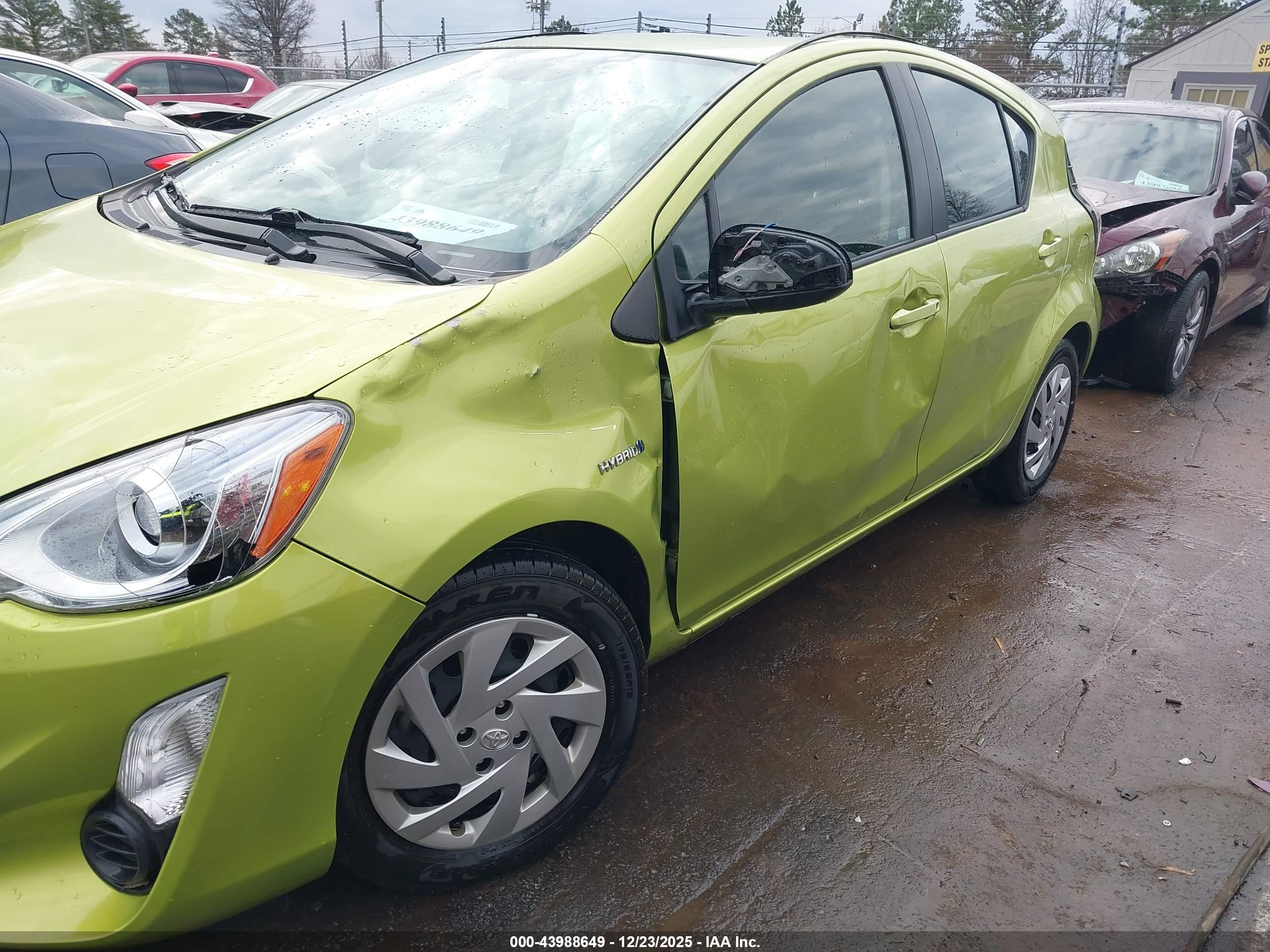 TOYOTA PRIUS image 6