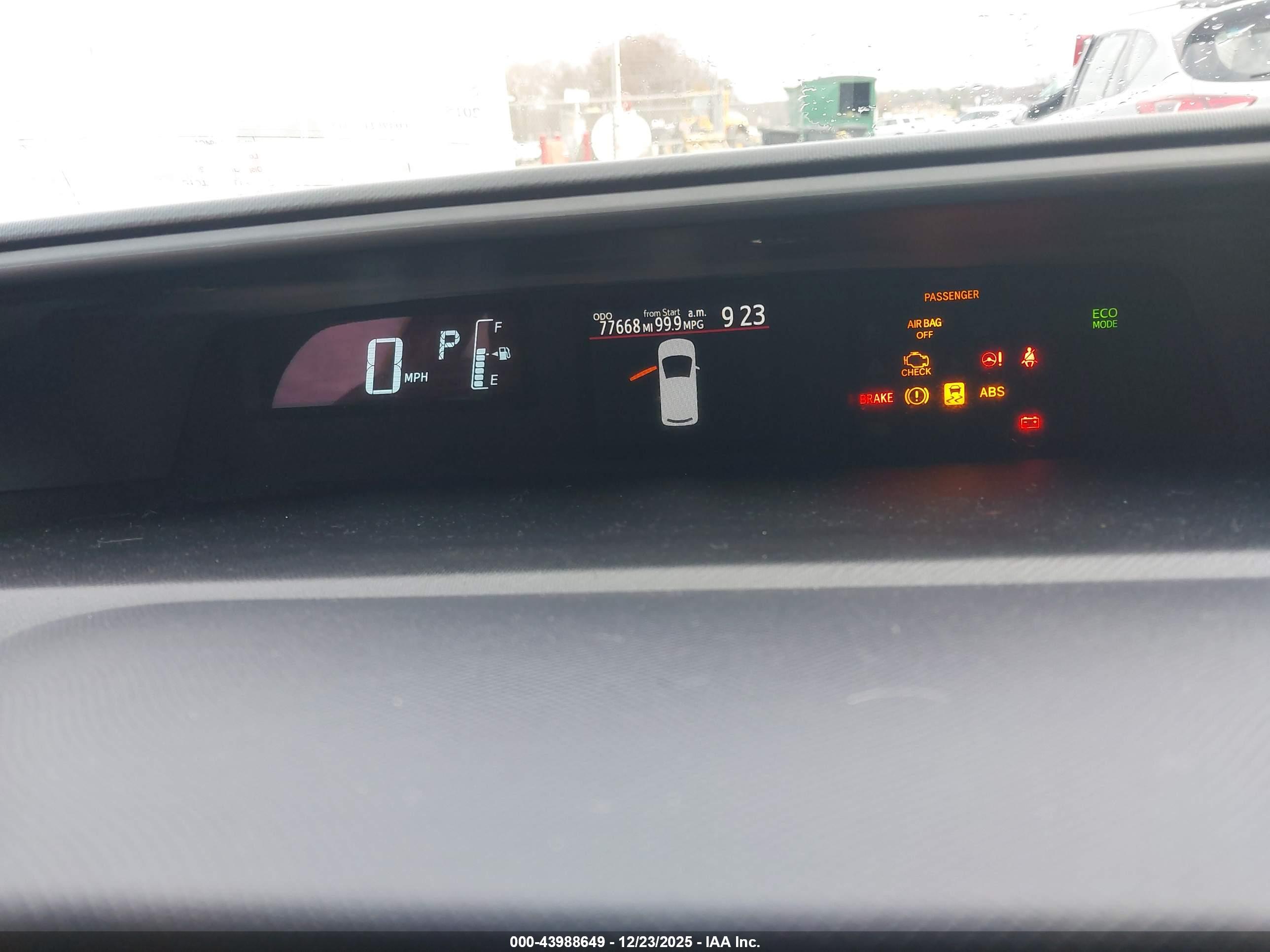 TOYOTA PRIUS image 7