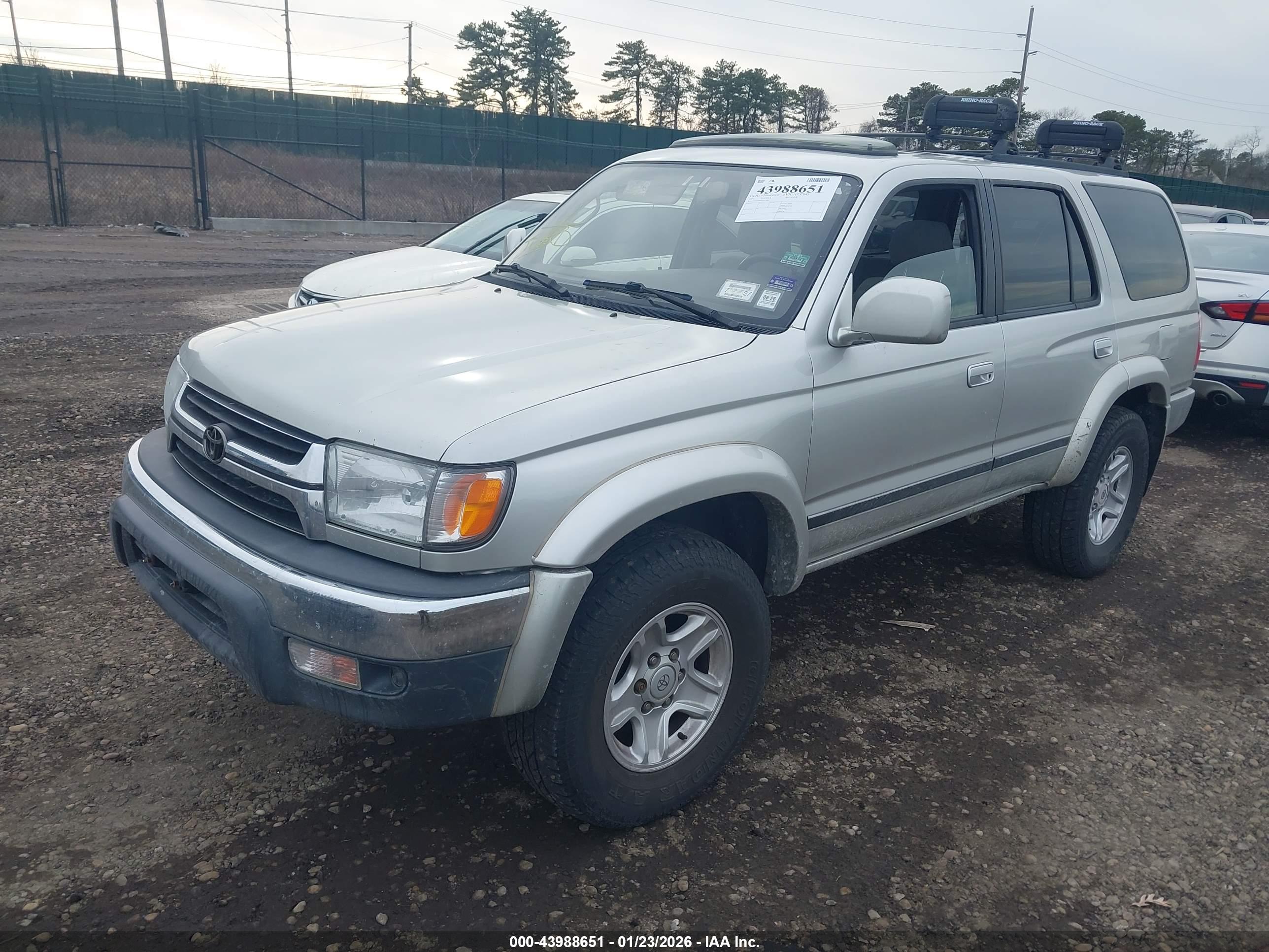 TOYOTA 4RUNNER image 2