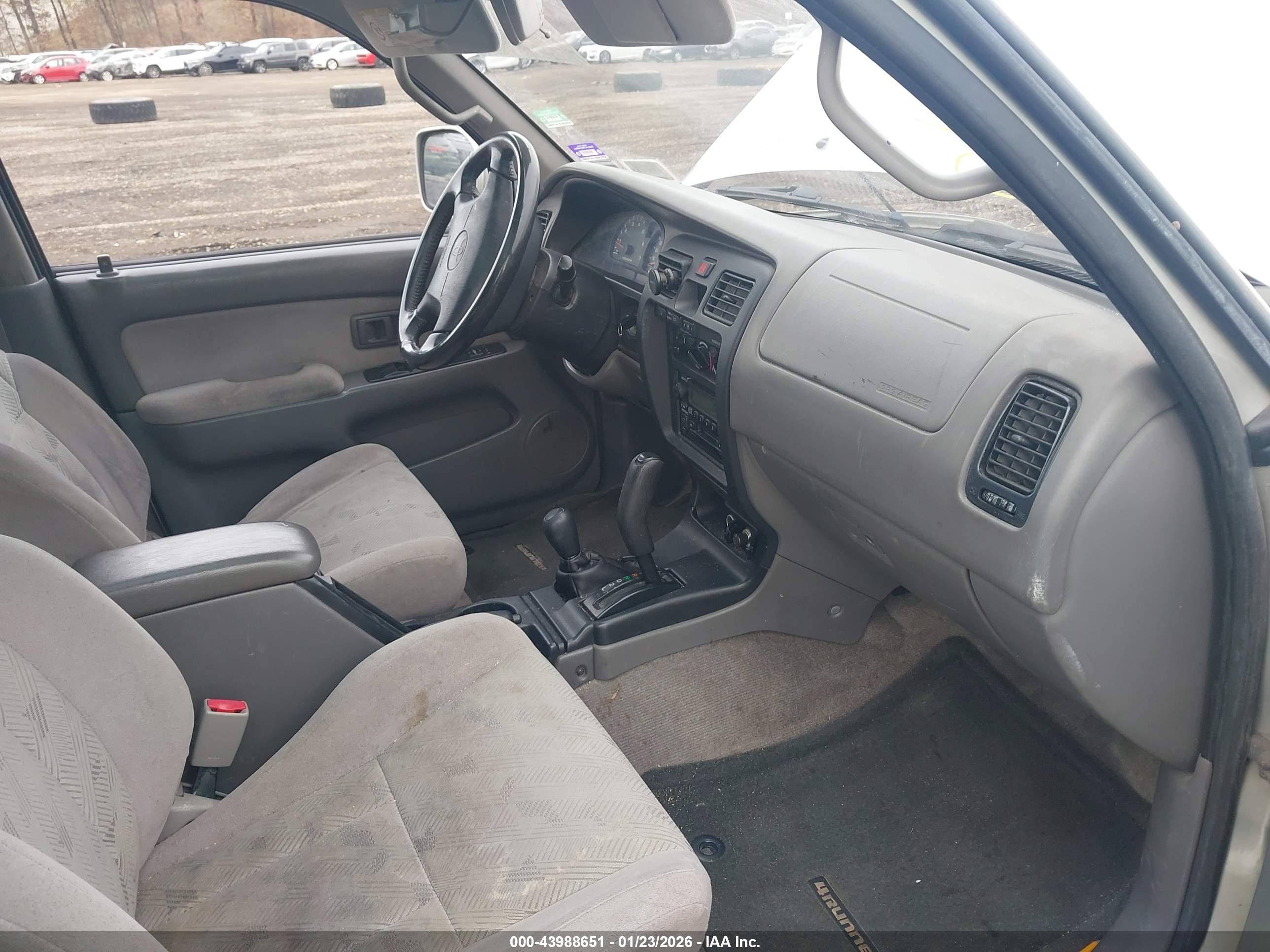 TOYOTA 4RUNNER image 5