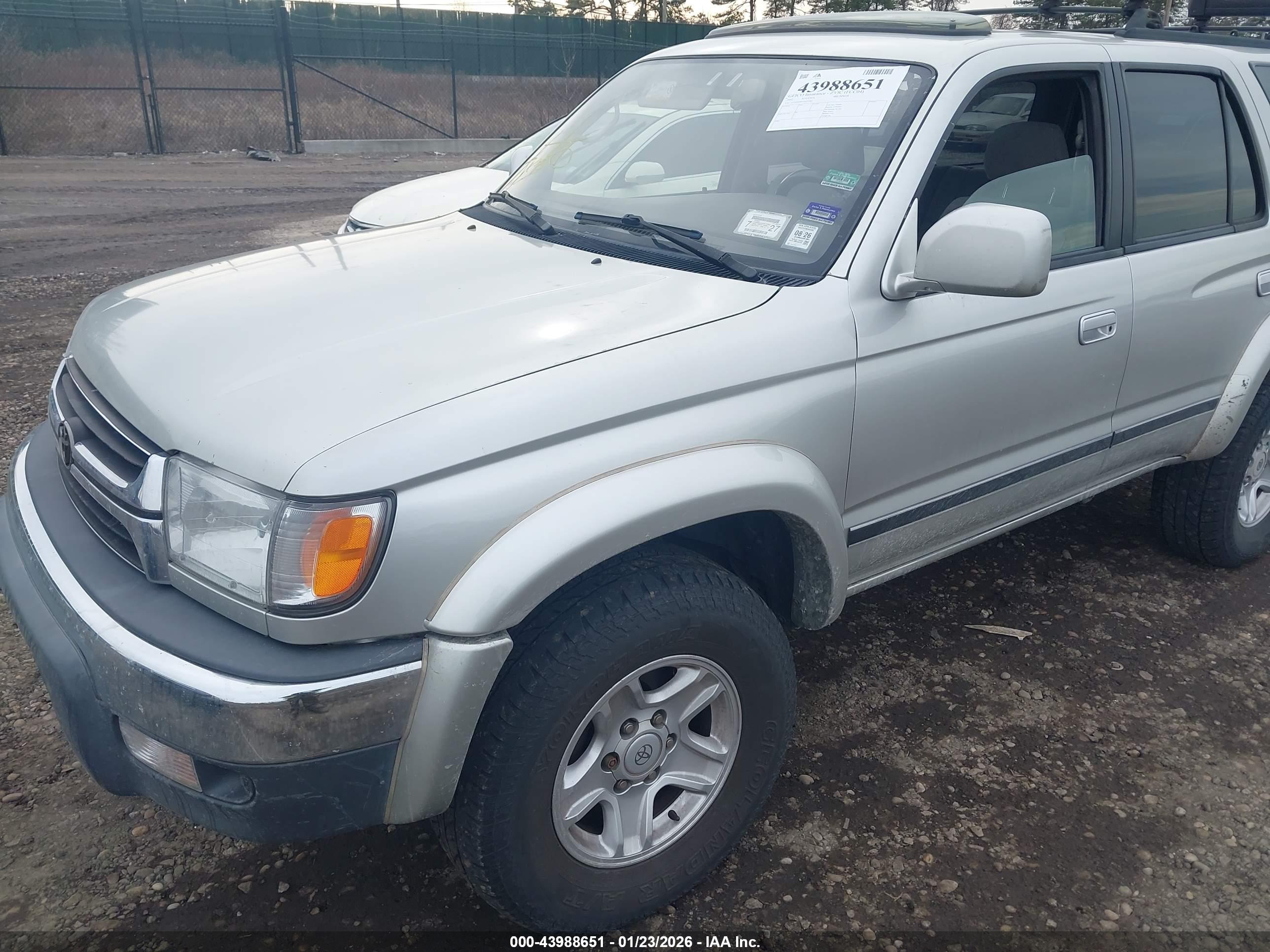 TOYOTA 4RUNNER image 6