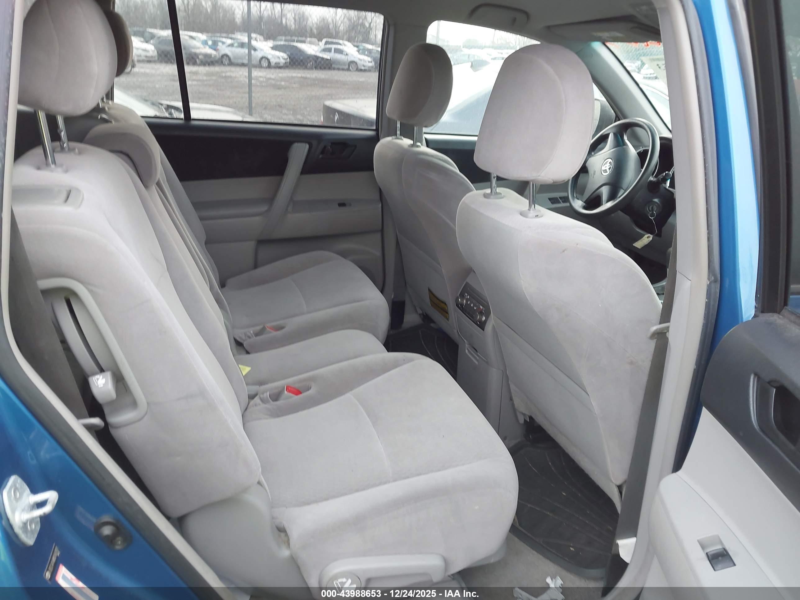 TOYOTA HIGHLANDER image 8