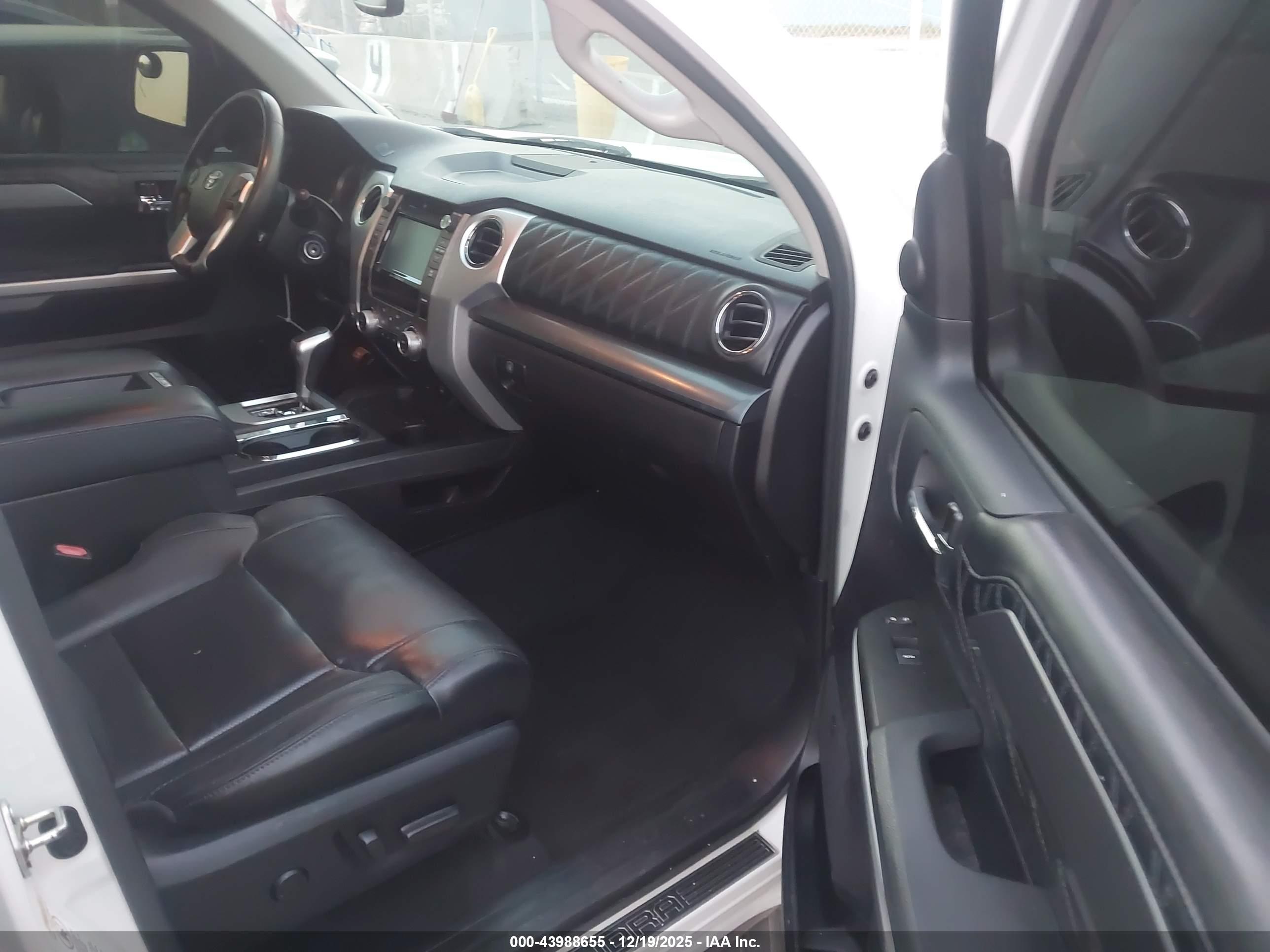 TOYOTA TUNDRA image 5
