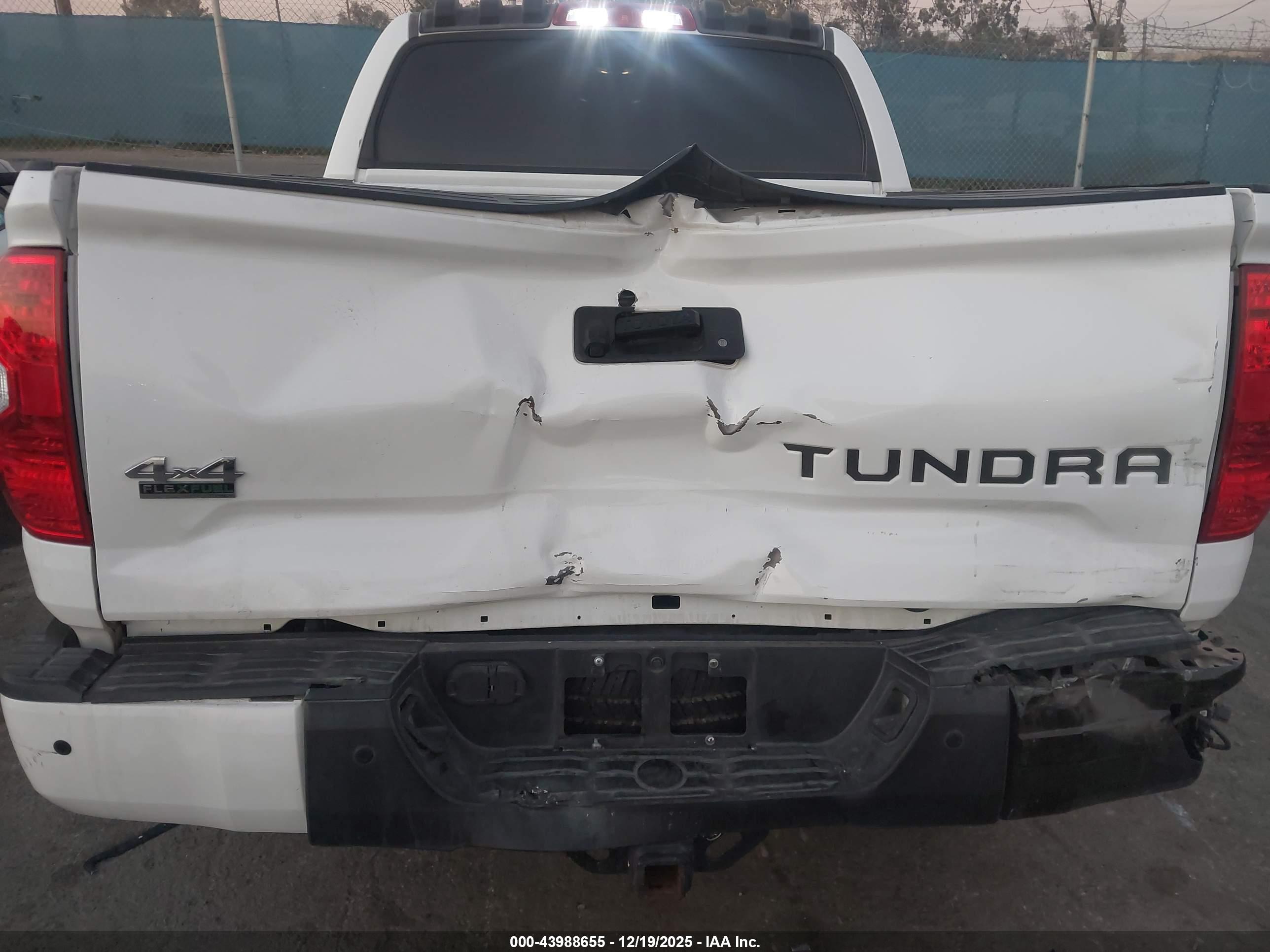 TOYOTA TUNDRA image 6
