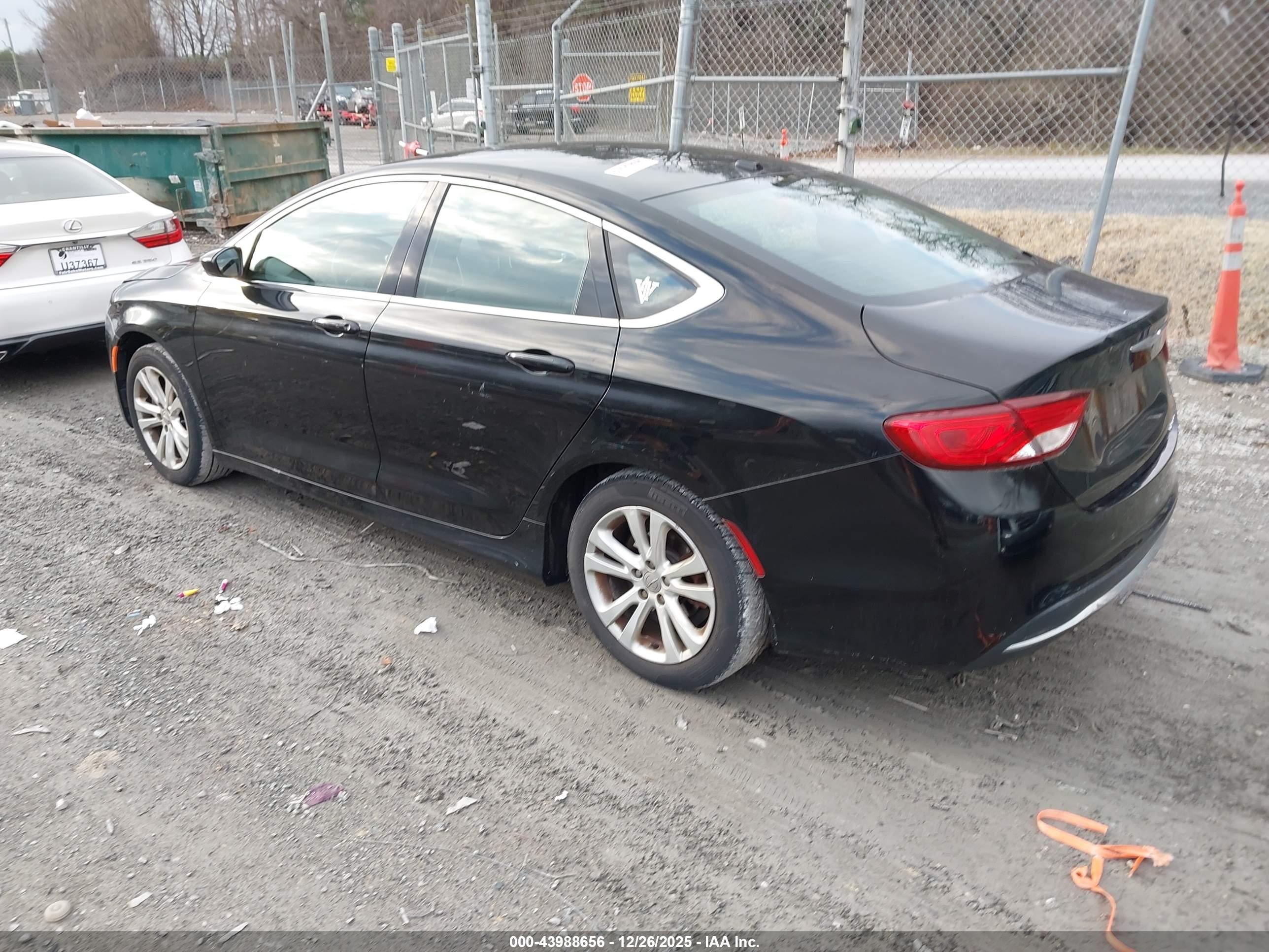 CHRYSLER 200 image 3