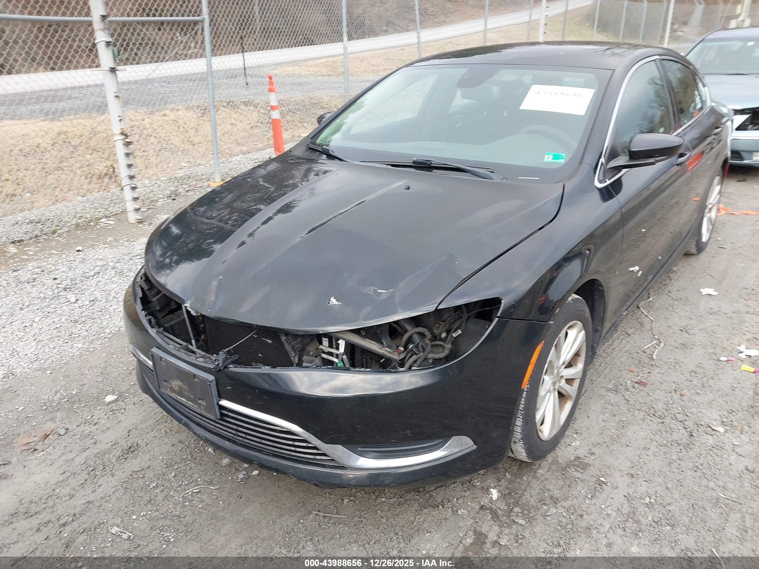 CHRYSLER 200 image 6