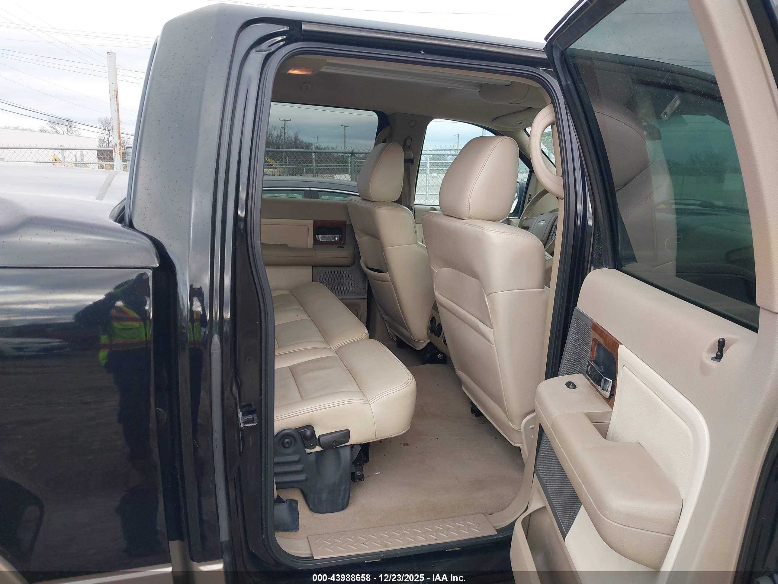 FORD F-150 image 8