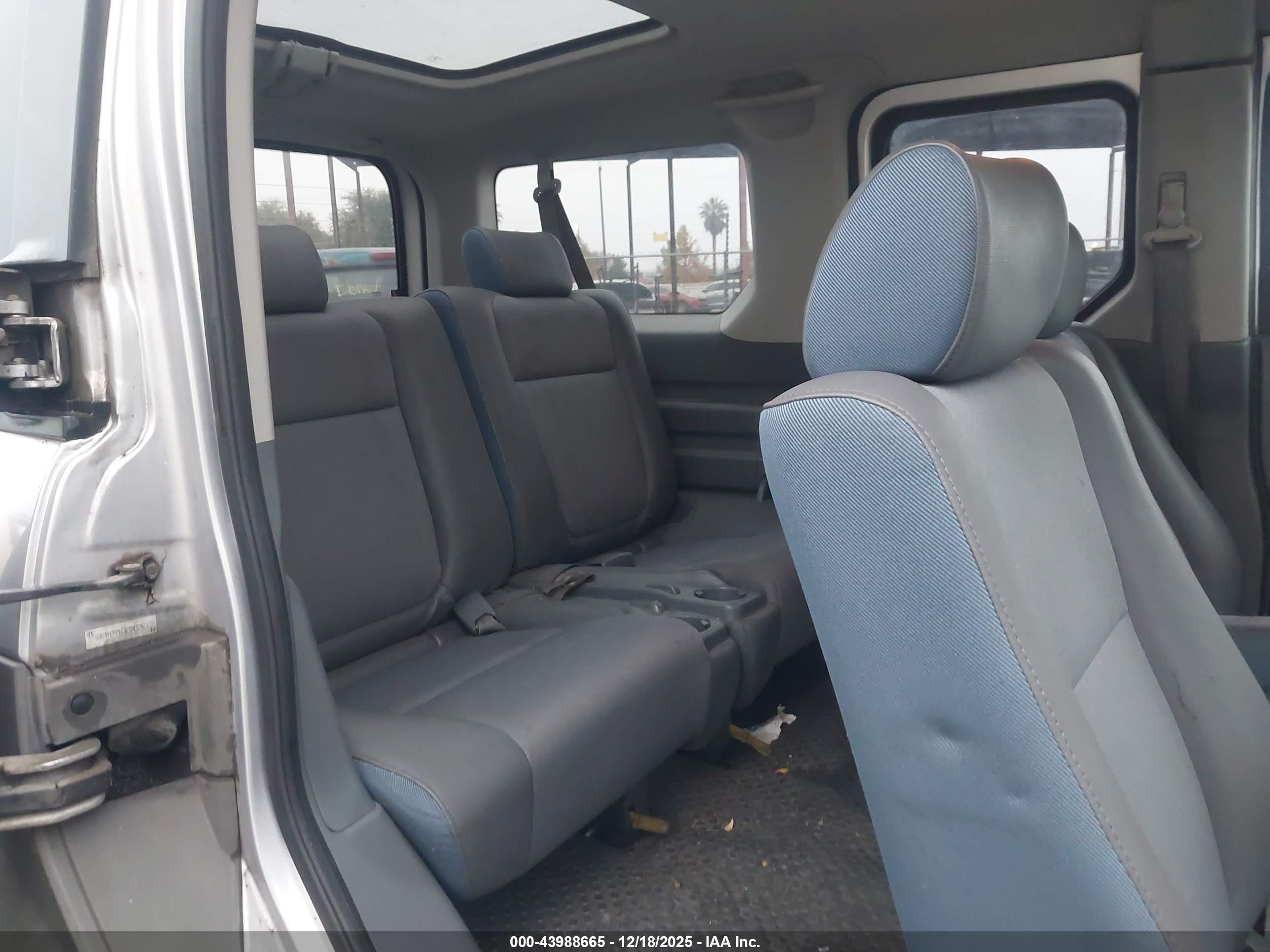 HONDA ELEMENT image 8